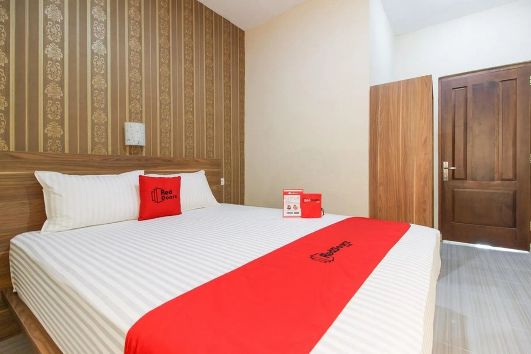 Bedroom, Bed in RedDoorz near Jogja Kembali Monument 3