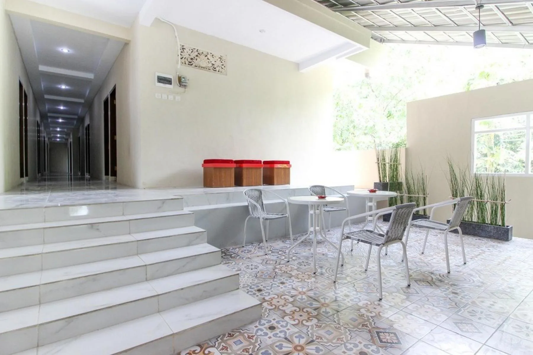 Lobby or reception in RedDoorz near Jogja Kembali Monument 3