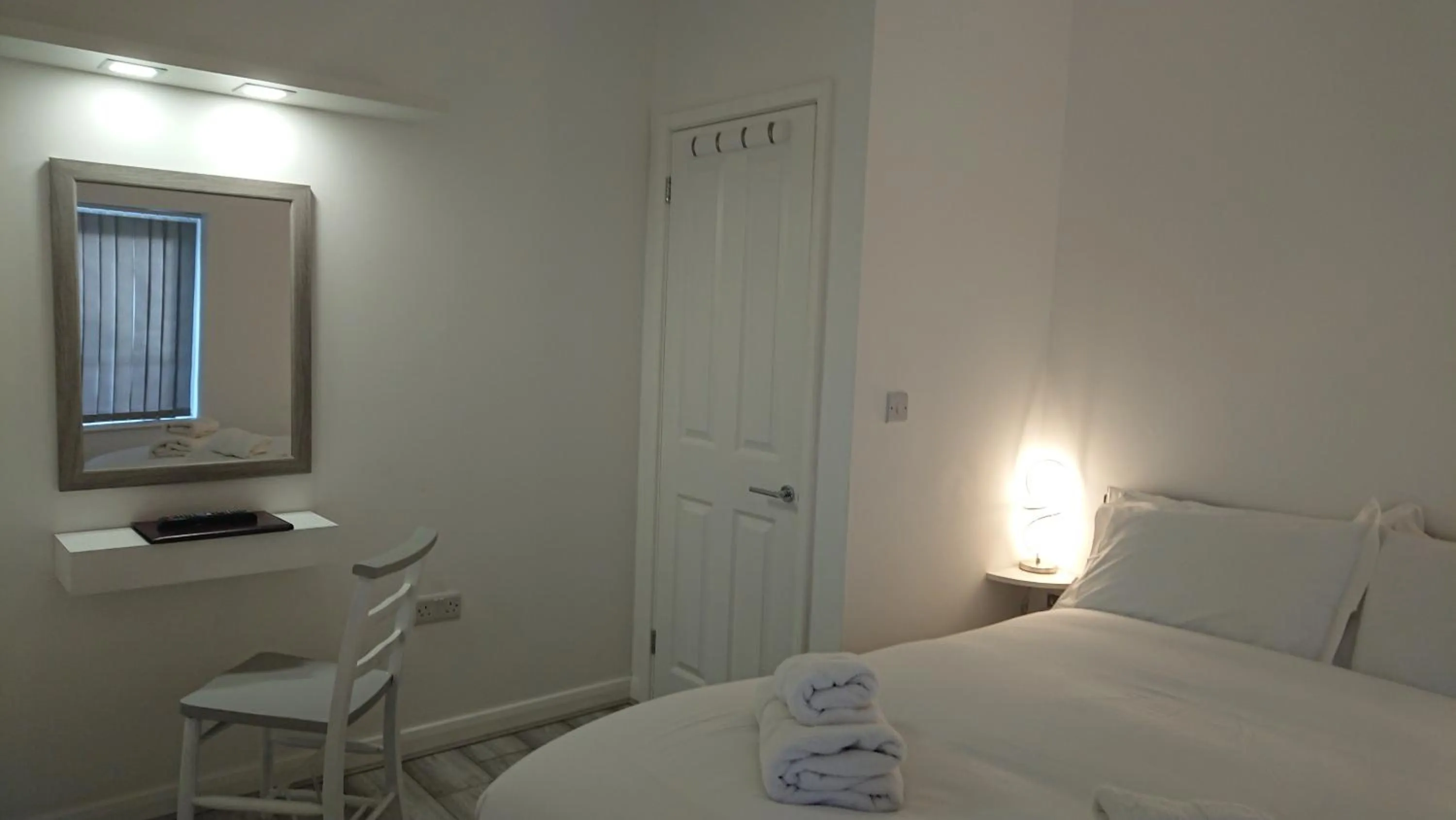 Bedroom, Bed in BexLet