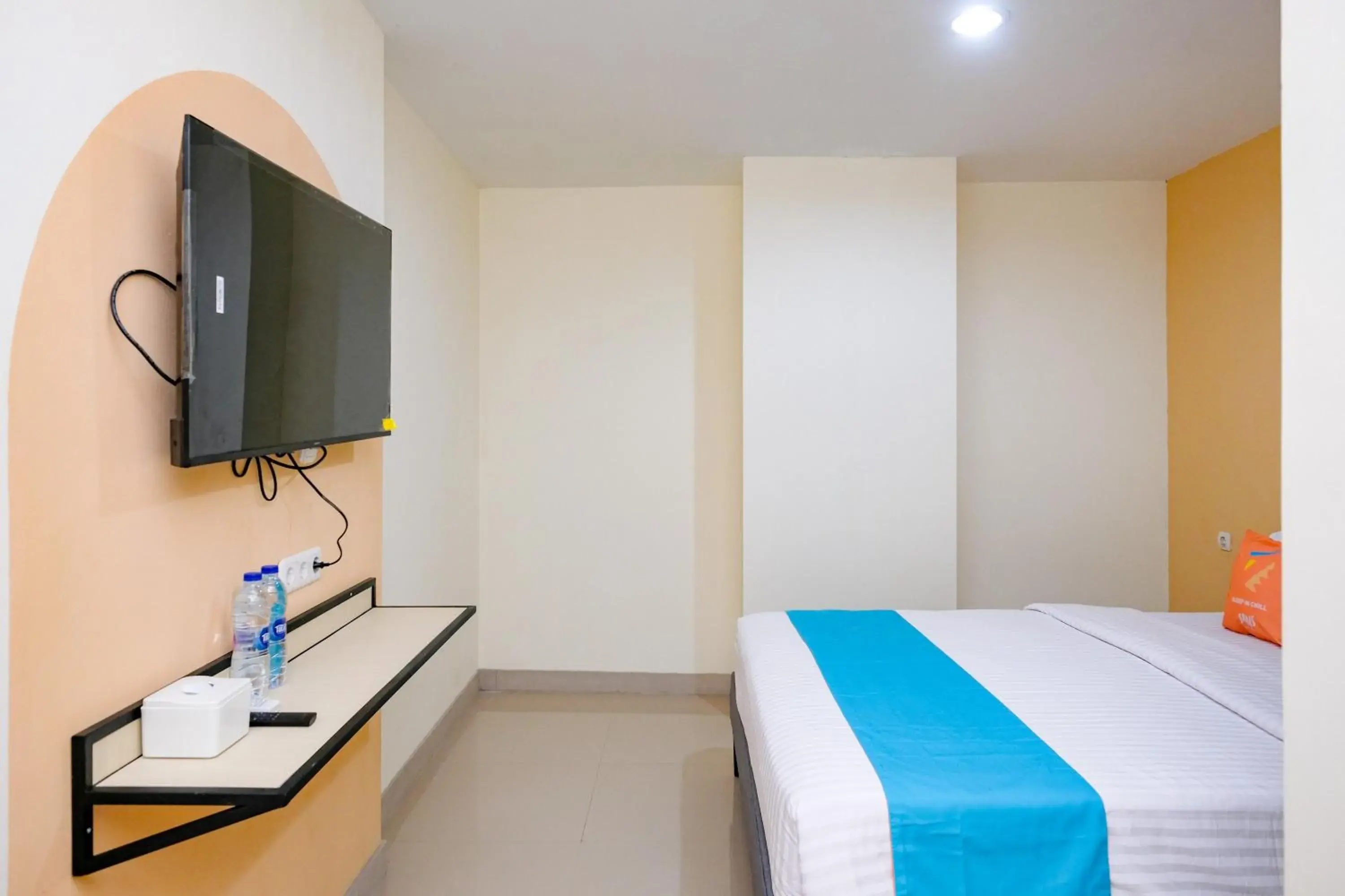 Bedroom, Bed in Sans Hotel Mataram Malioboro Bedroom, Bed in Sans Hotel Mataram Malioboro