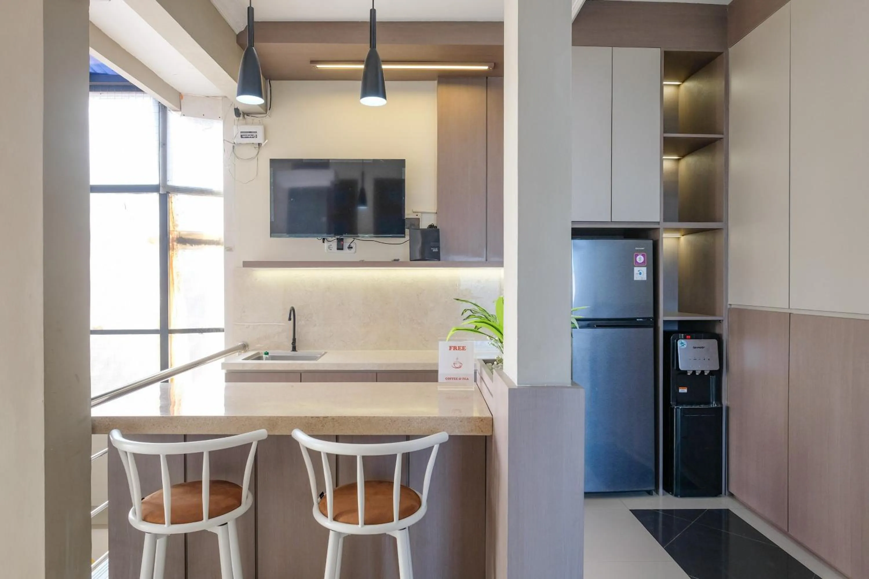 Seating area in RedDoorz Syariah near Jogja City Mall 2