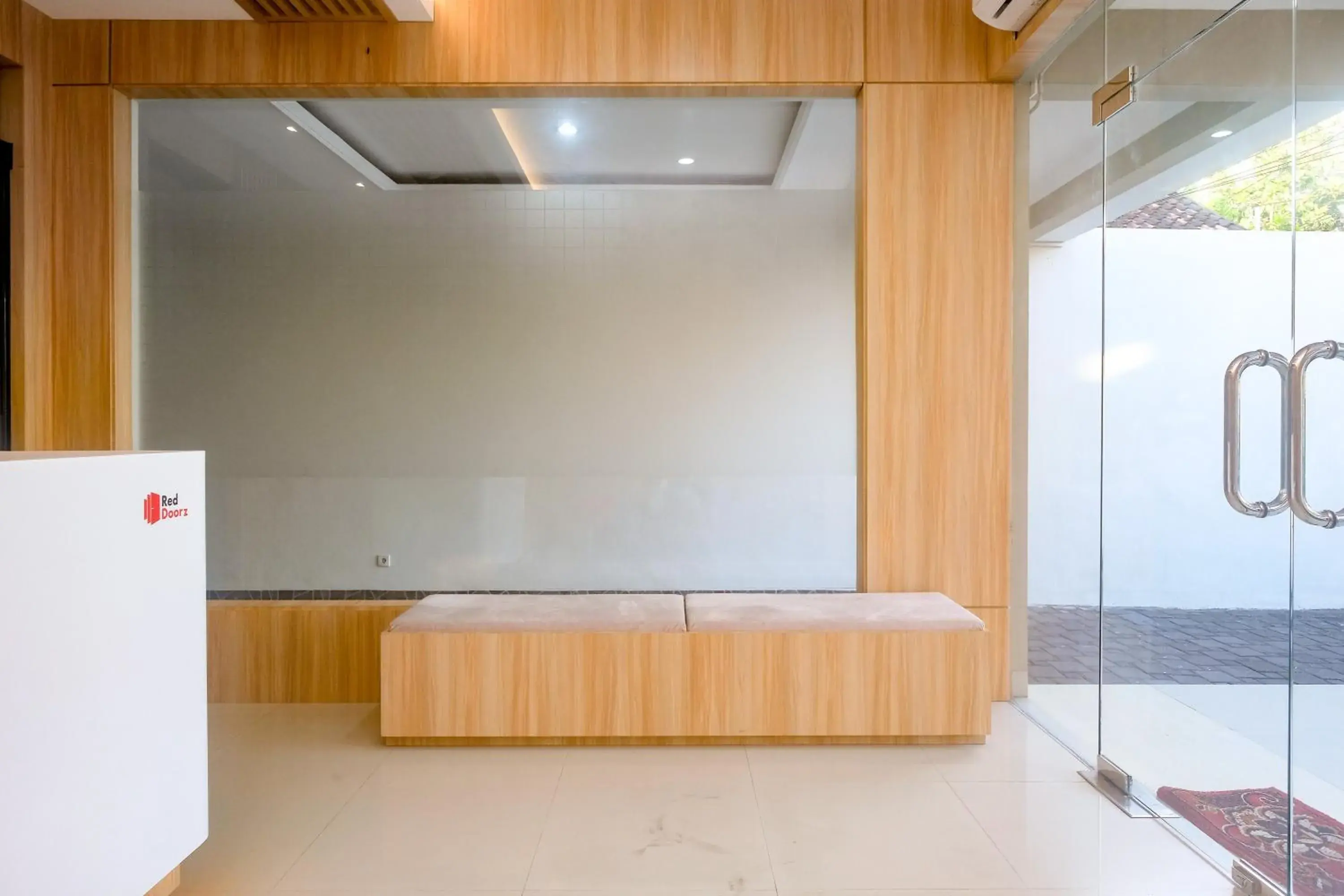 Facade/entrance in RedDoorz Syariah near Jogja City Mall 2 Facade/entrance in RedDoorz Syariah near Jogja City Mall 2