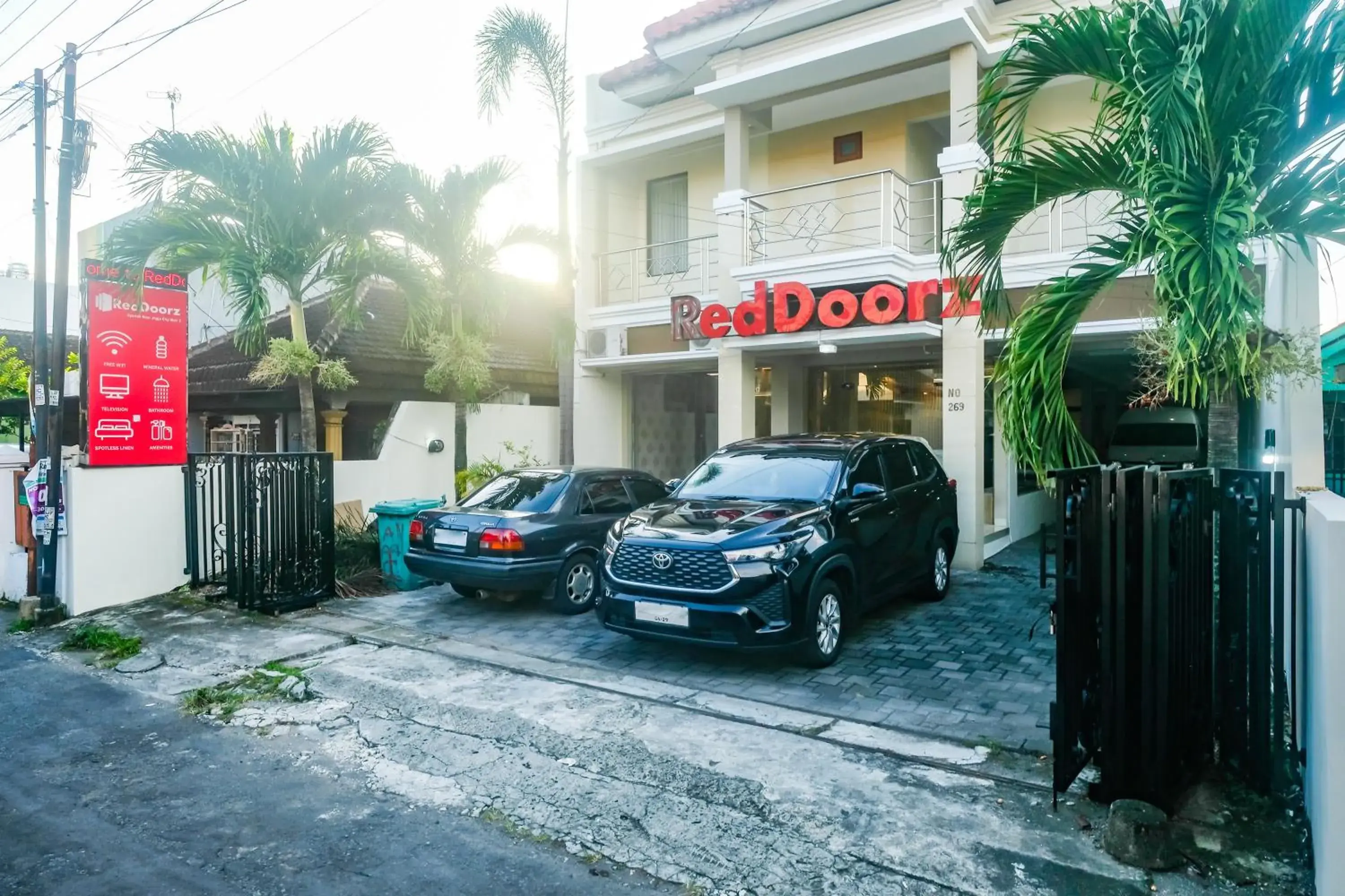 Property building in RedDoorz Syariah near Jogja City Mall 2 Property building in RedDoorz Syariah near Jogja City Mall 2