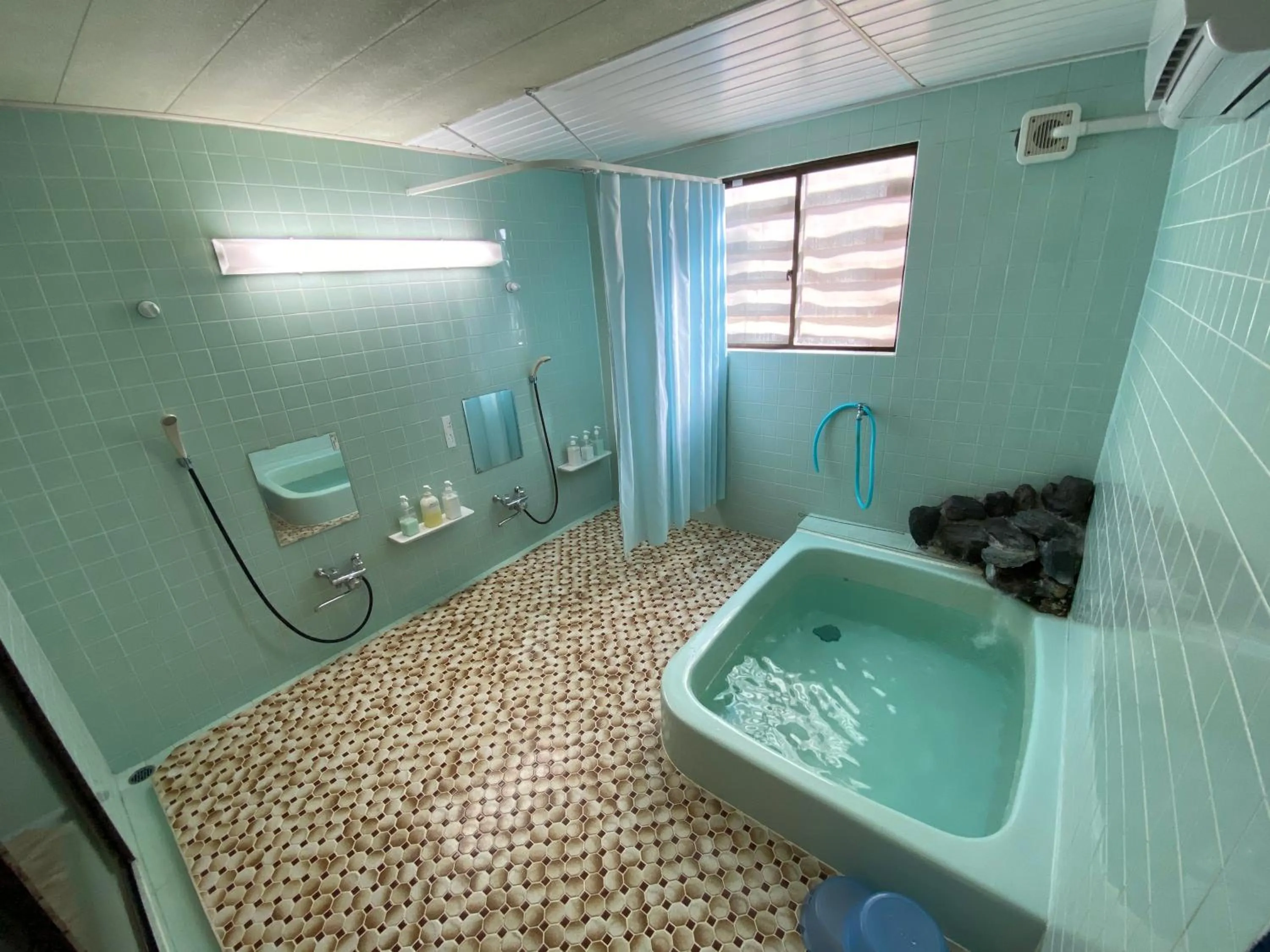 Hot Tub in Nozawa Dream Central
