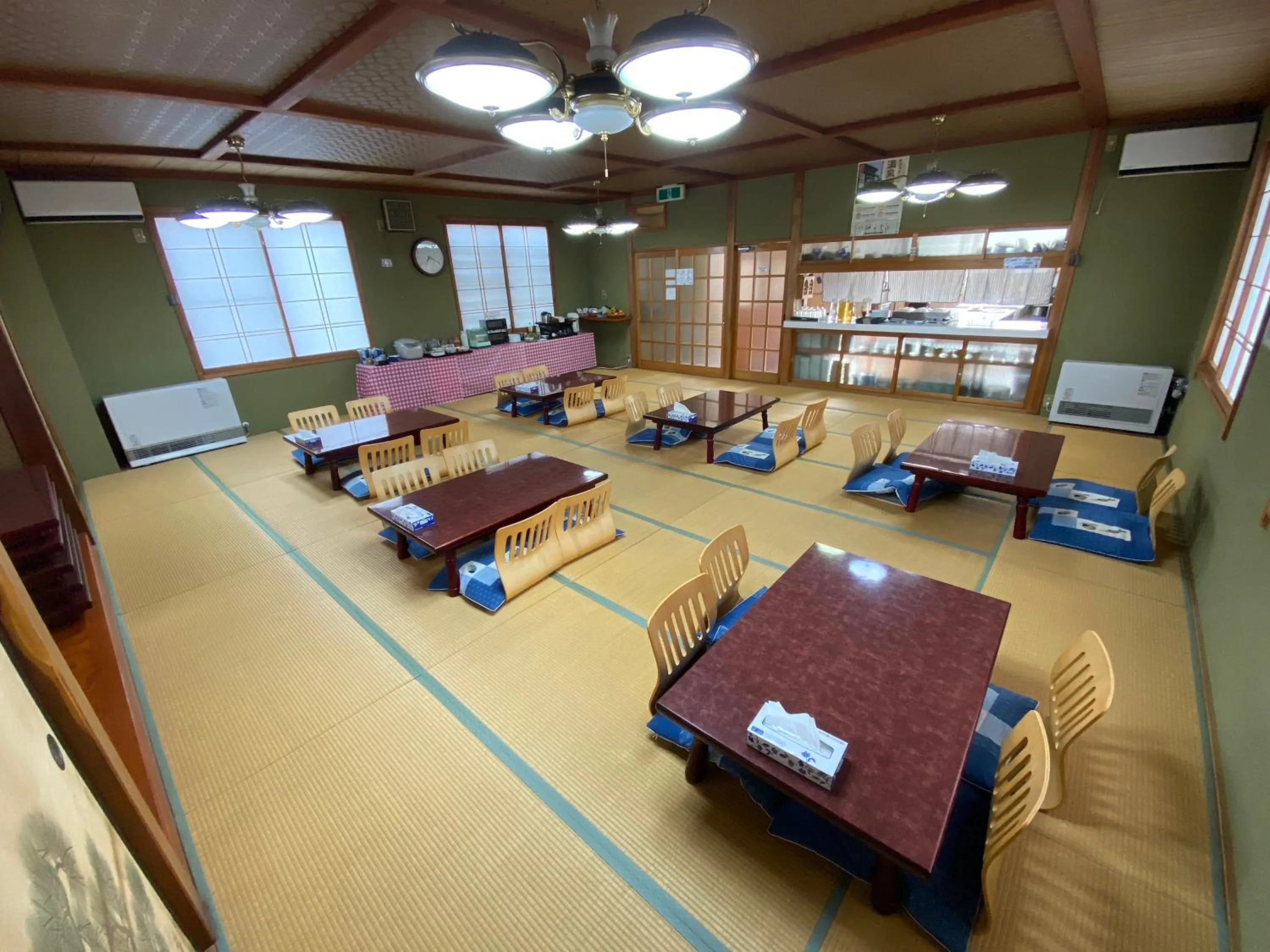 Restaurant/places to eat, Bed in Nozawa Dream Central