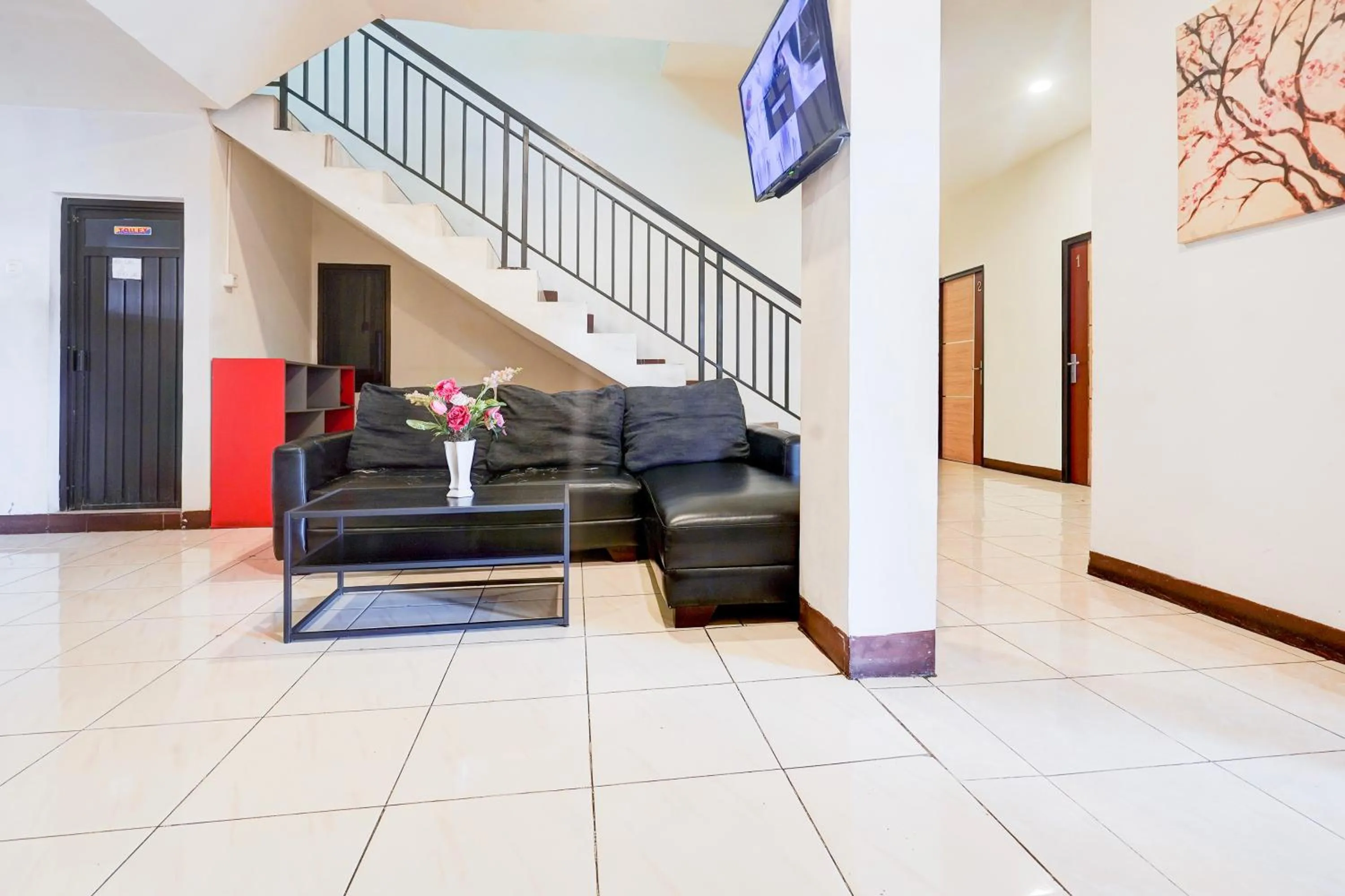 Lobby or reception in Hotel O Rappocini Near Rsia Paramount