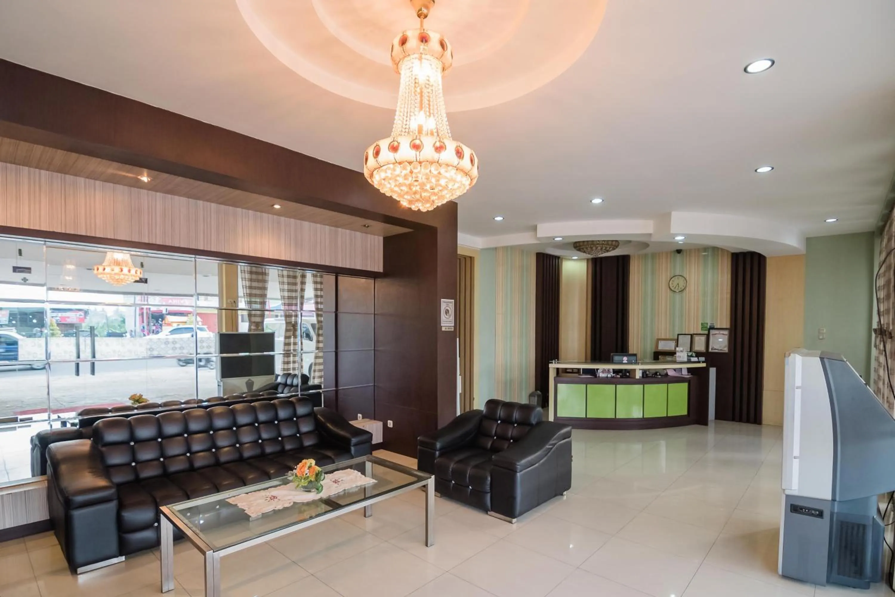 Lobby or reception in RedDoorz Plus near Simpang Rimbo Jambi