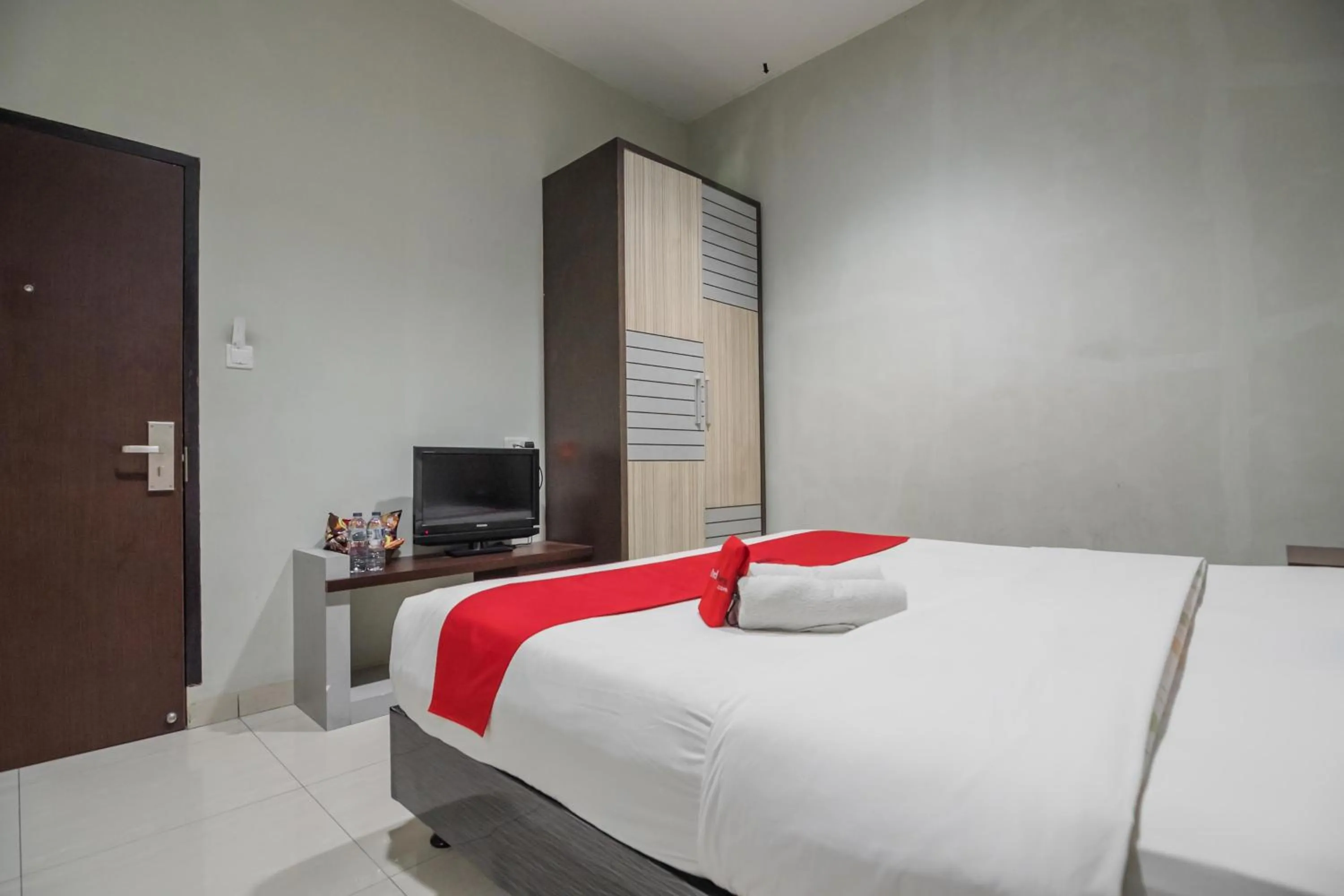 Bedroom in RedDoorz Plus near Simpang Rimbo Jambi