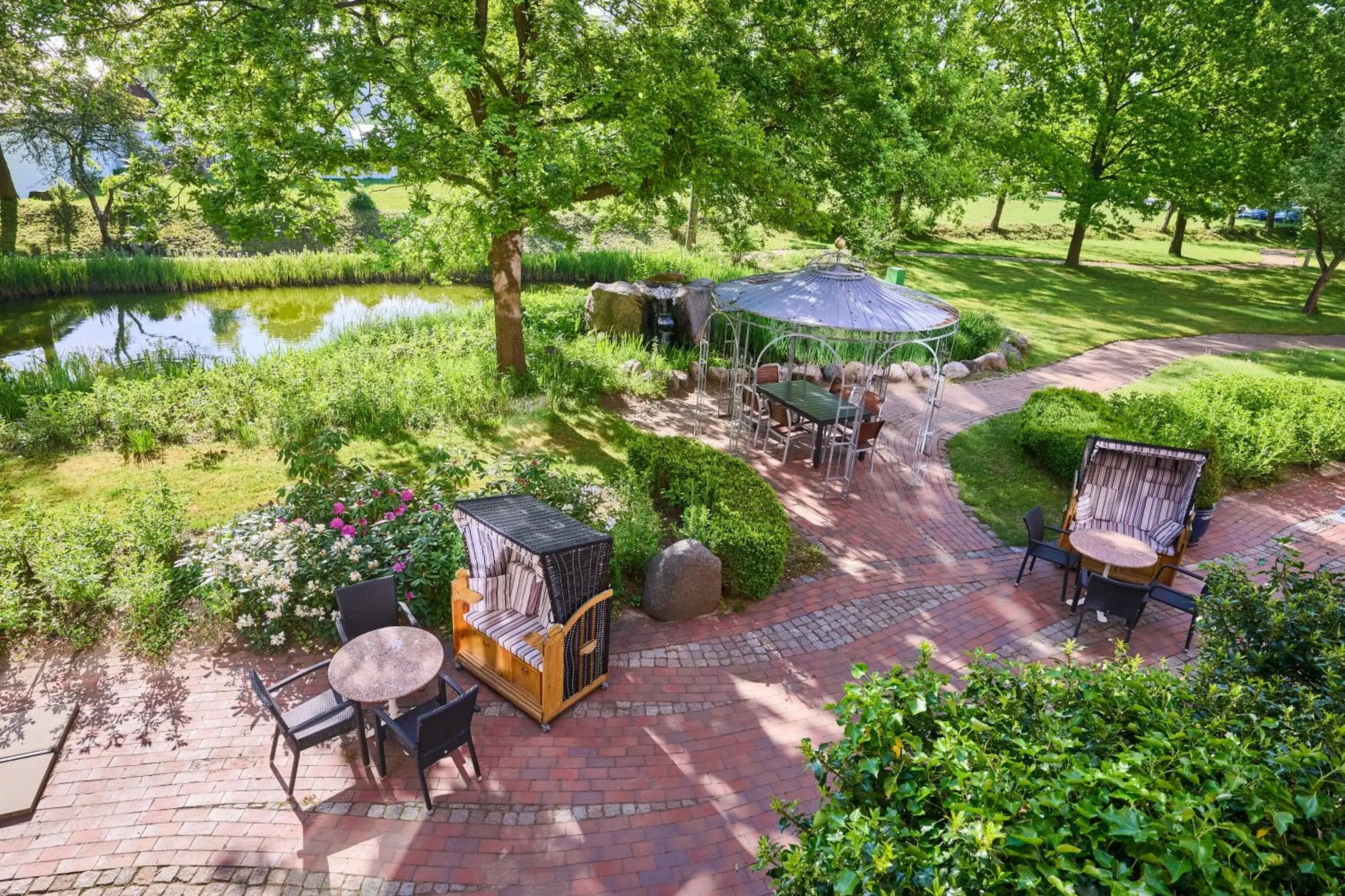 Property building in Hotel Heidehof garni Property building in Hotel Heidehof garni