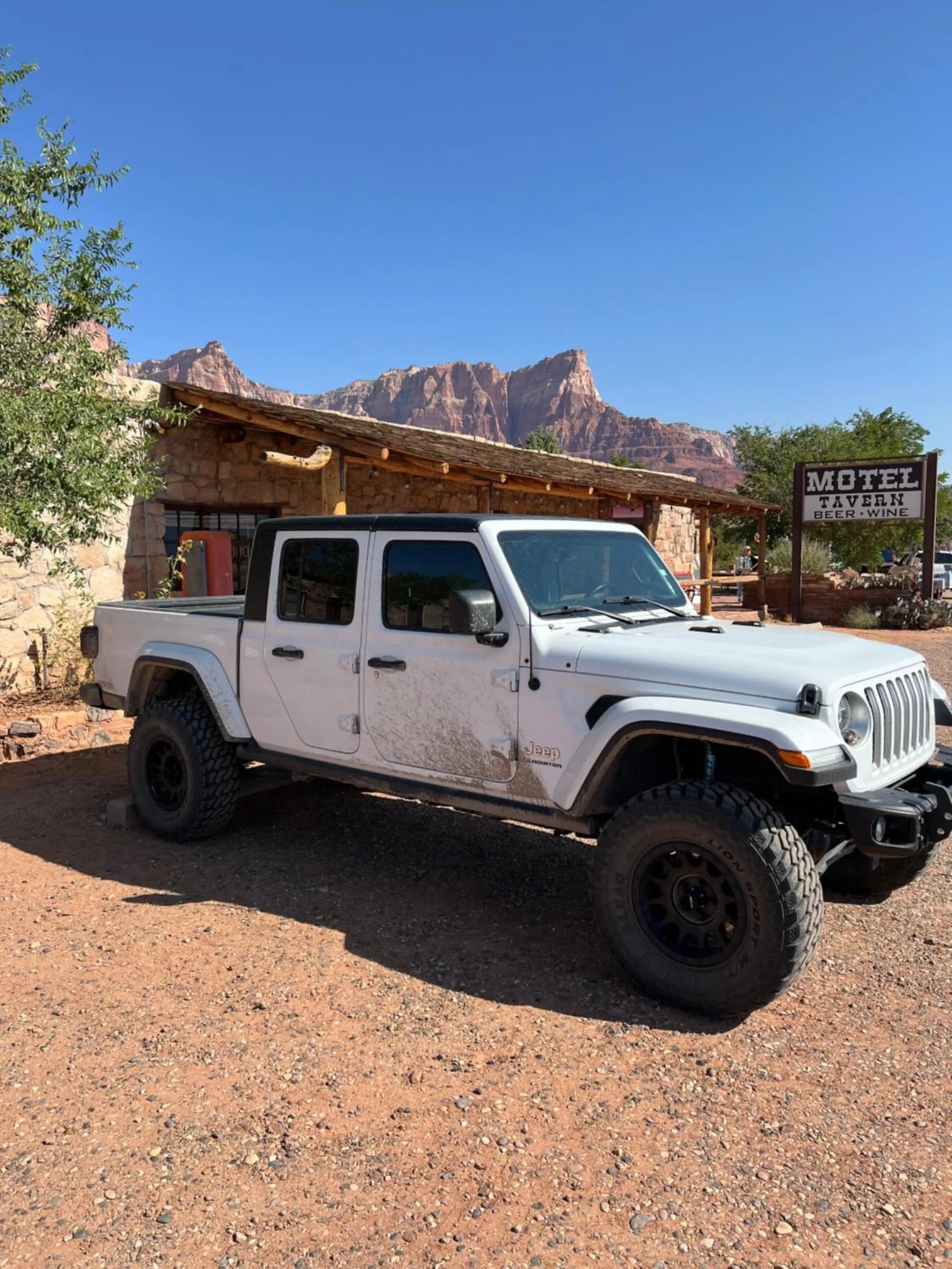 Day in Lee's Ferry Lodge at Vermilion Cliffs