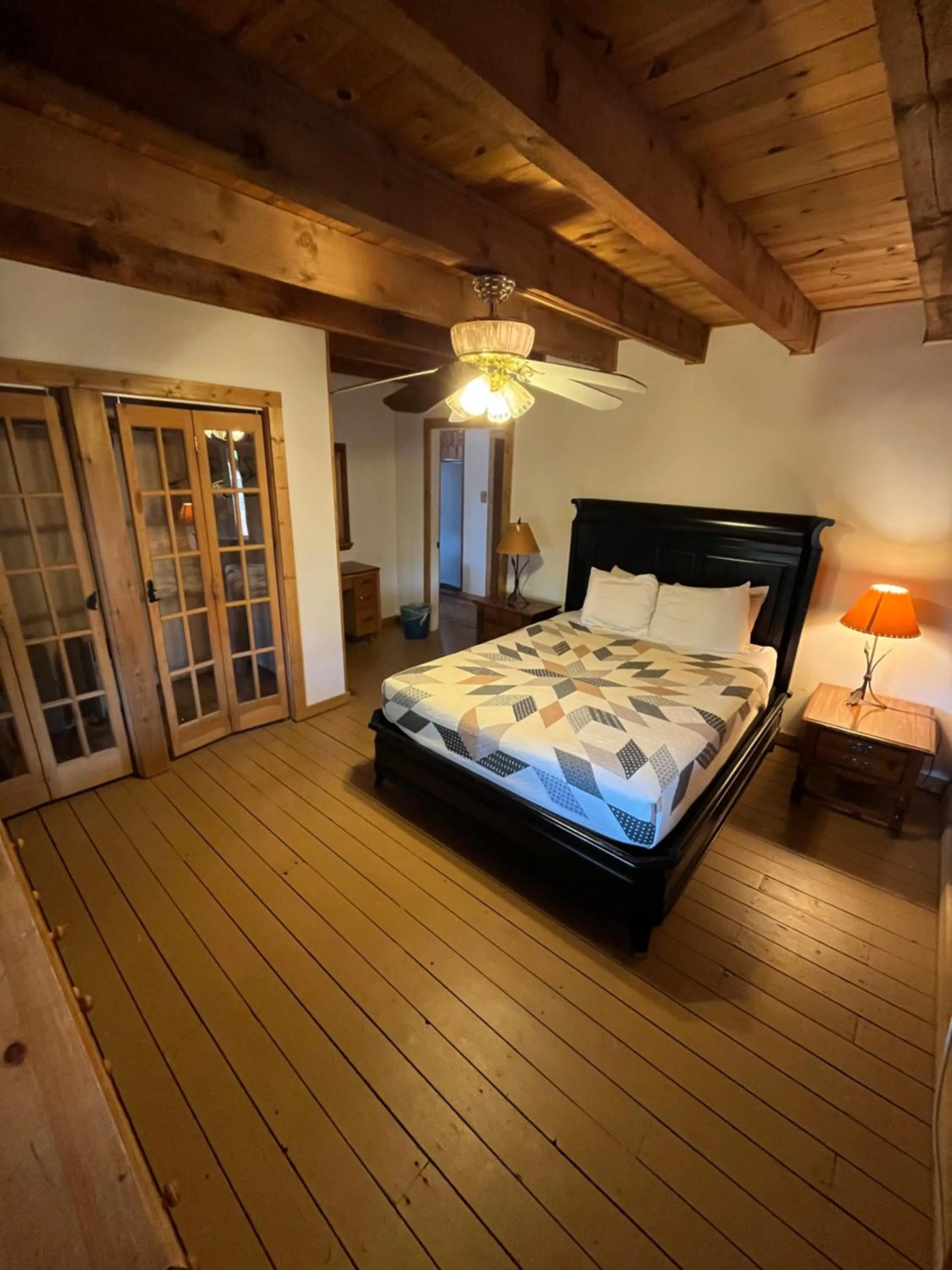 Bed in Lee's Ferry Lodge at Vermilion Cliffs