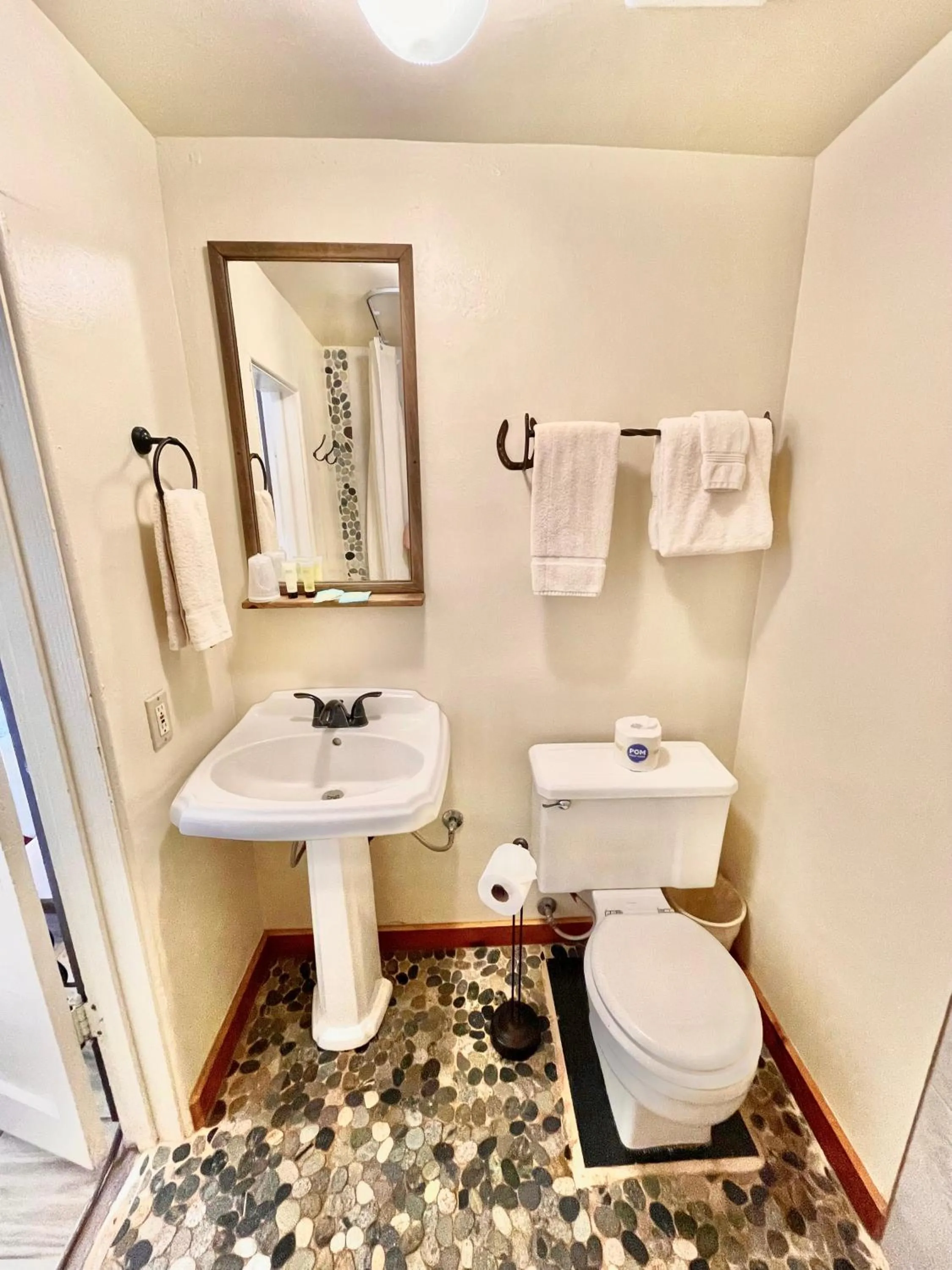 Toilet in Lee's Ferry Lodge at Vermilion Cliffs