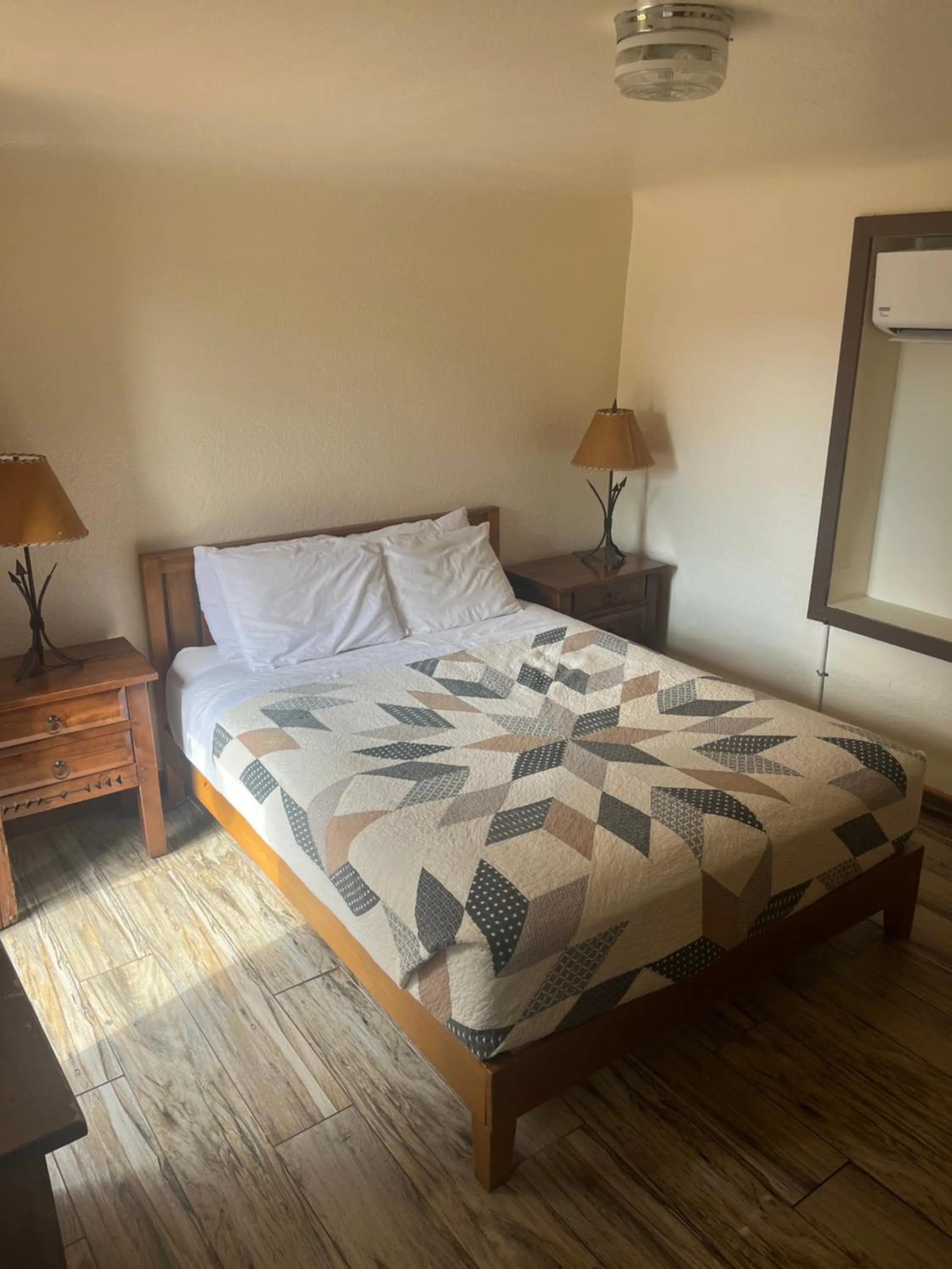 Bed in Lee's Ferry Lodge at Vermilion Cliffs