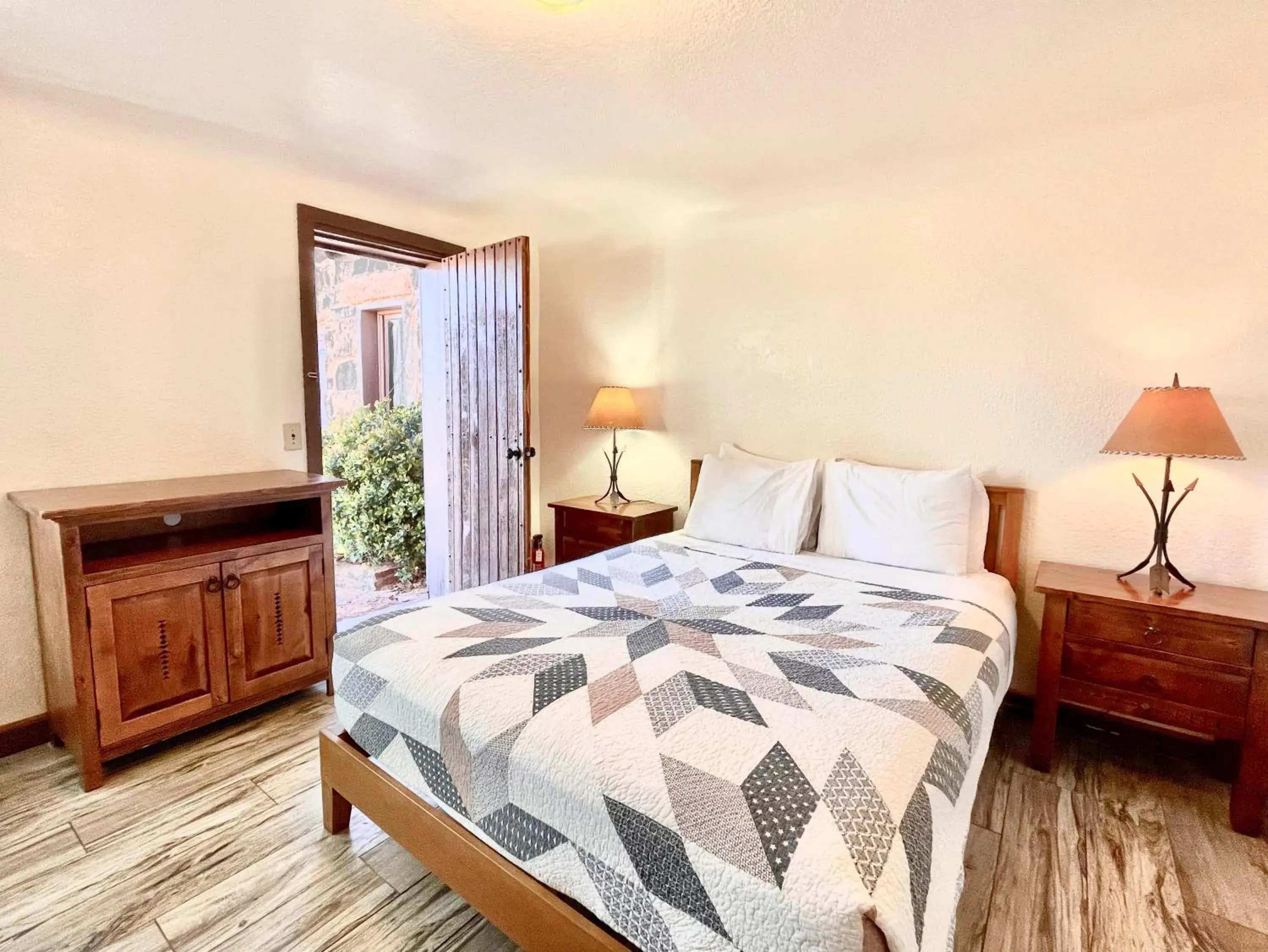 Queen Room in Lee's Ferry Lodge at Vermilion Cliffs Queen Room in Lee's Ferry Lodge at Vermilion Cliffs