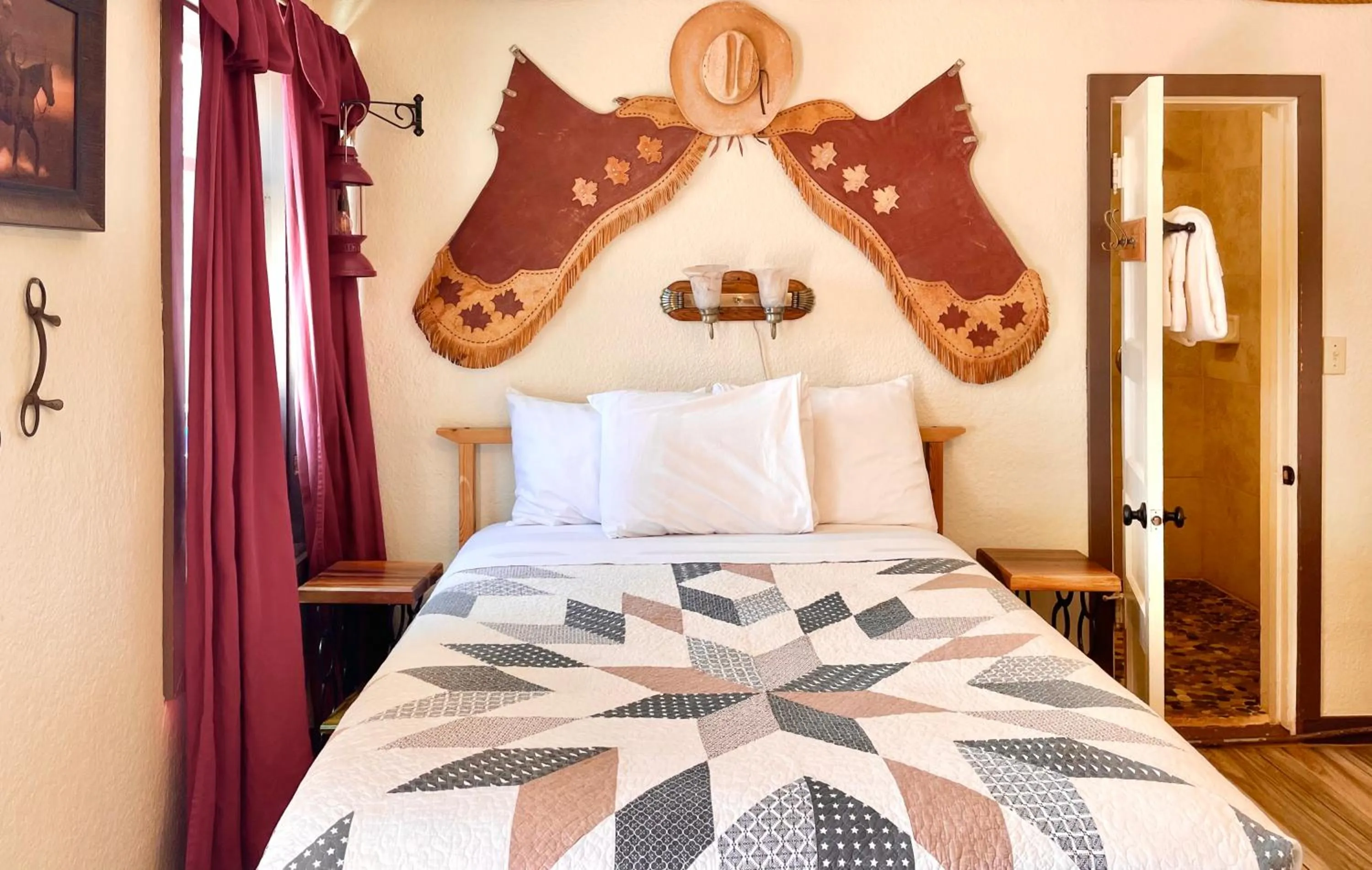 Bed in Lee's Ferry Lodge at Vermilion Cliffs