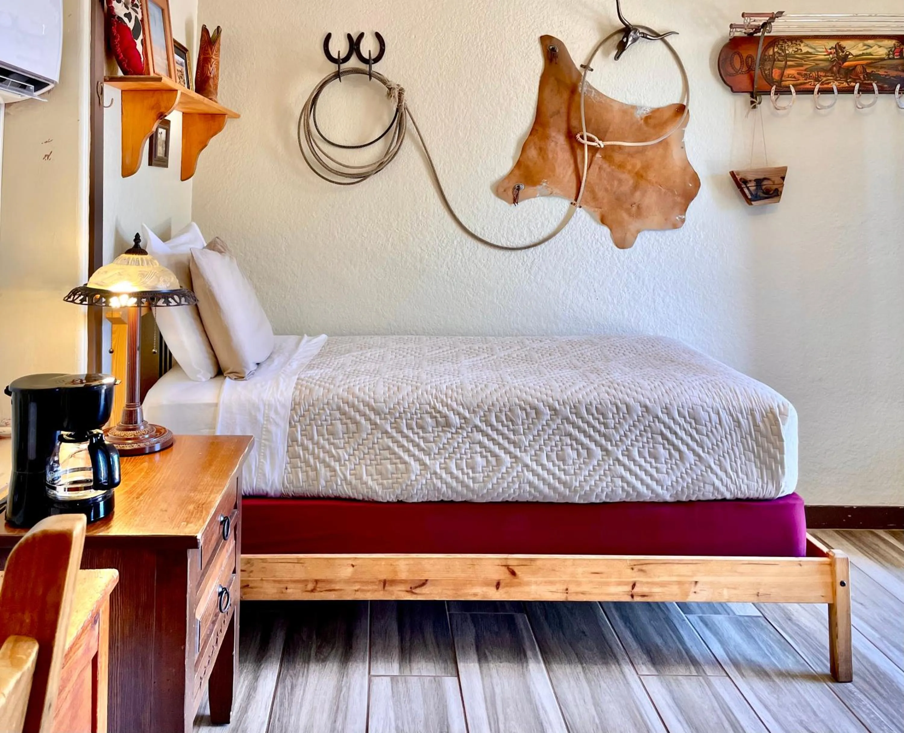 Bed in Lee's Ferry Lodge at Vermilion Cliffs