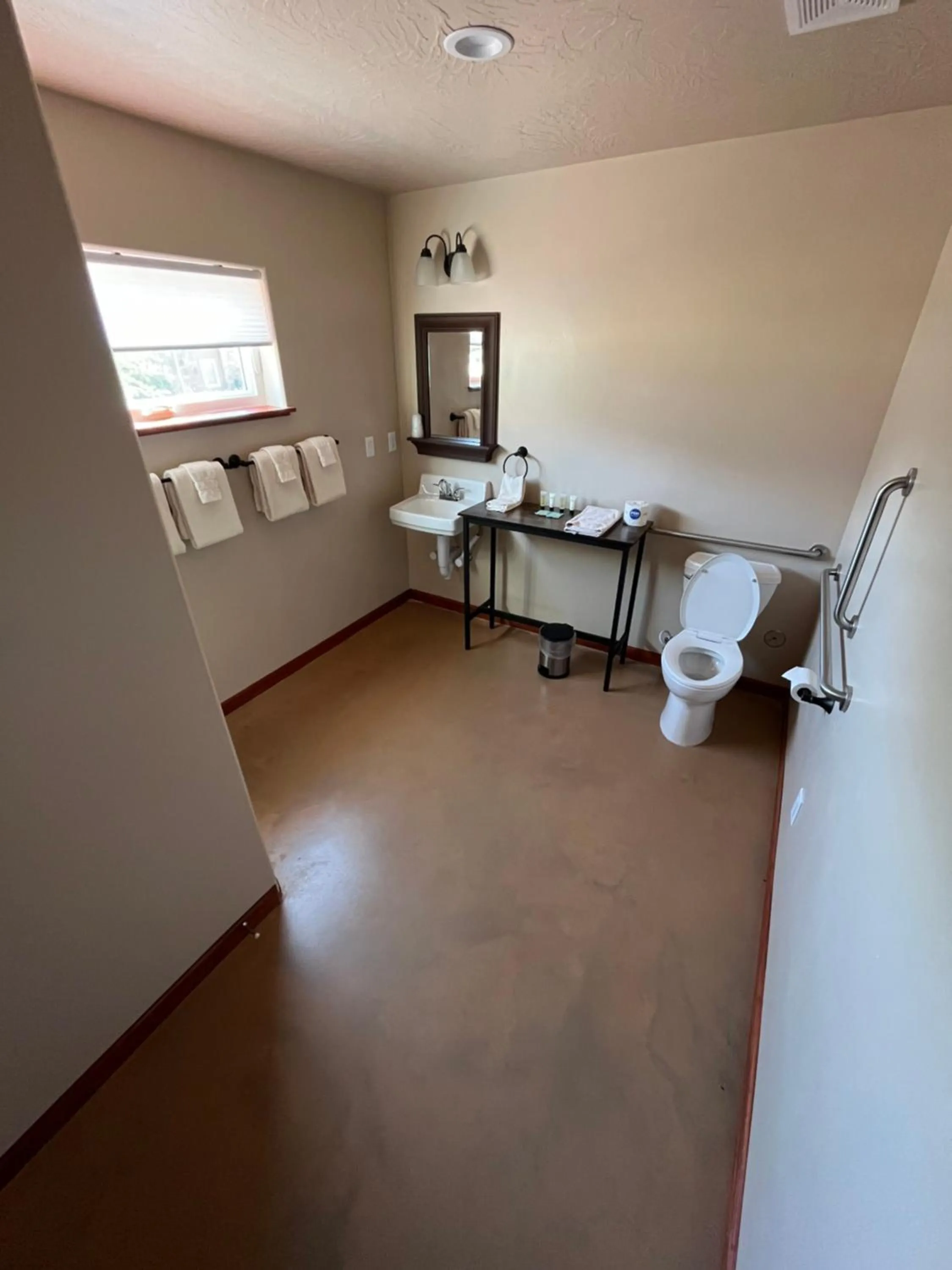 Bathroom in Lee's Ferry Lodge at Vermilion Cliffs