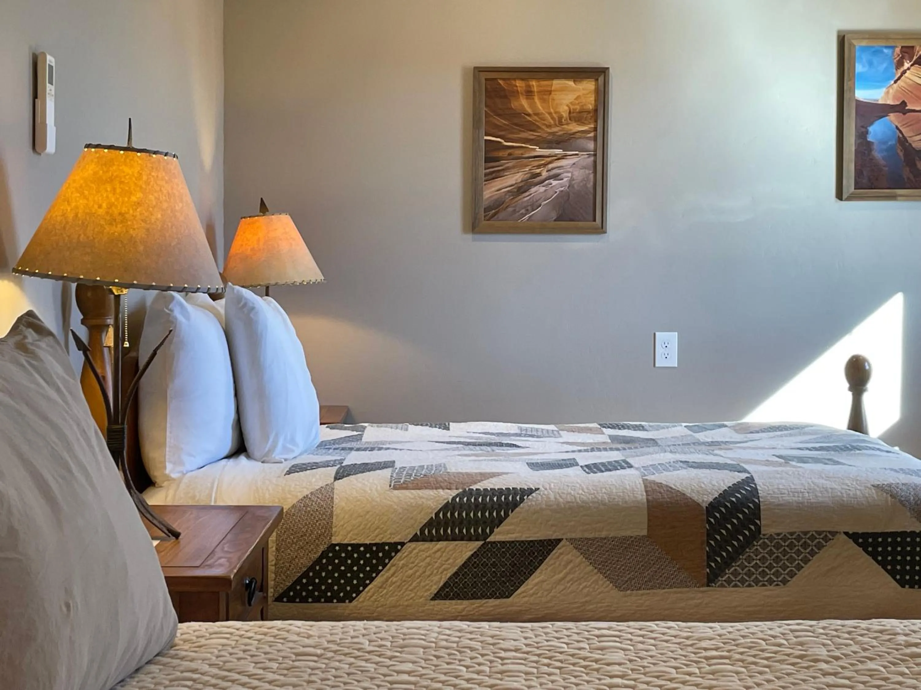 Bed in Lee's Ferry Lodge at Vermilion Cliffs