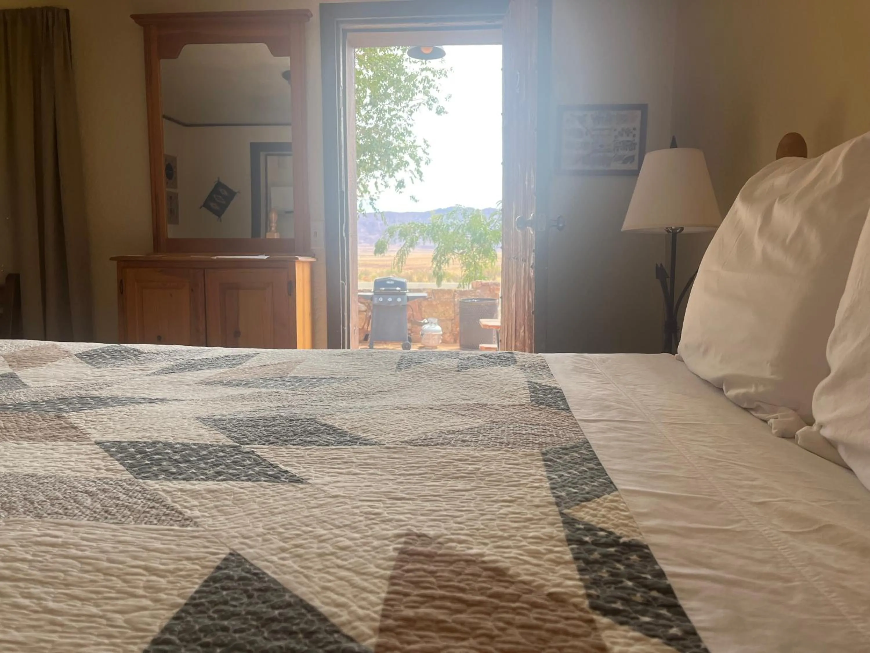 Facade/entrance, Bed in Lee's Ferry Lodge at Vermilion Cliffs