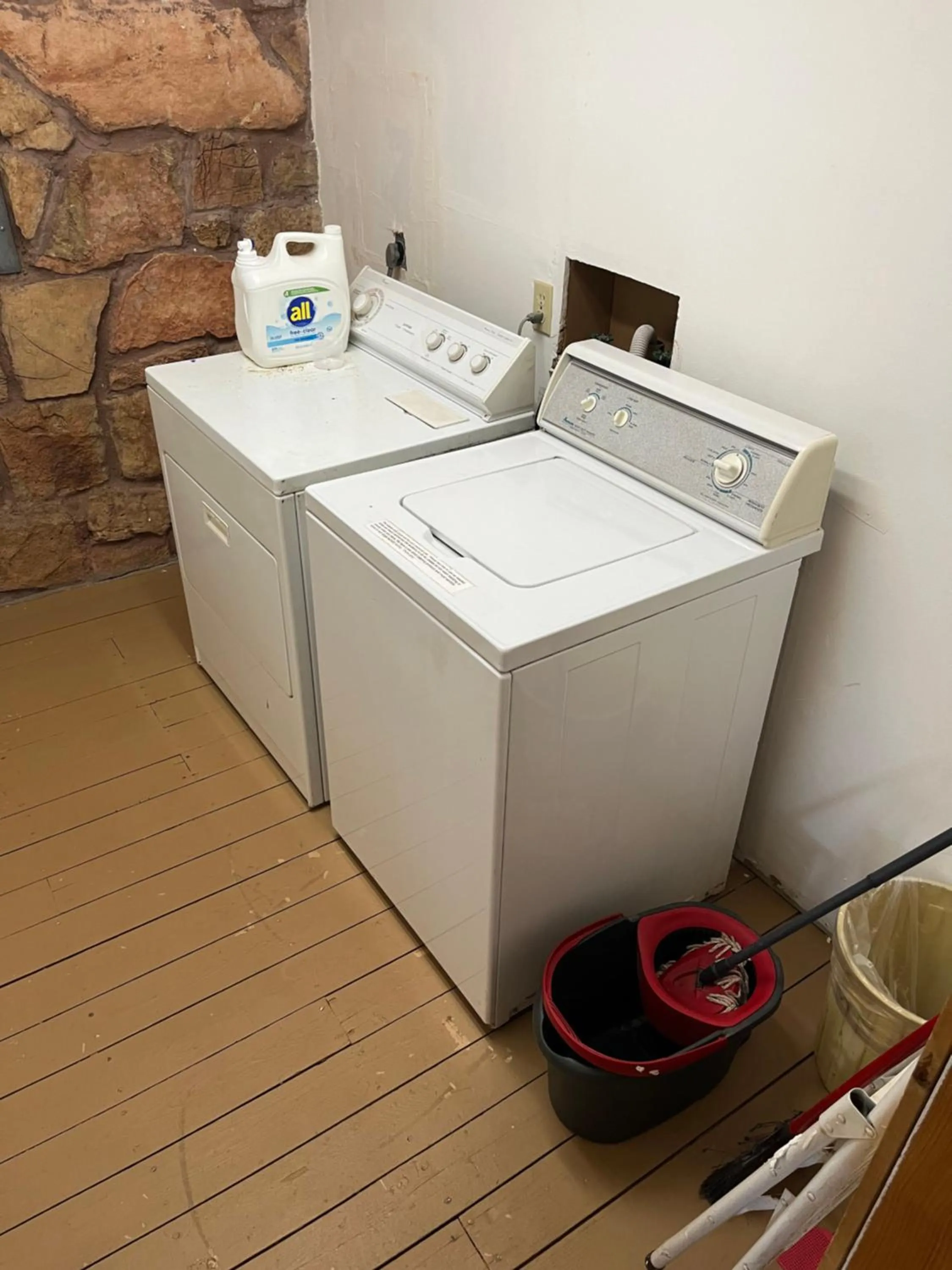 washing machine in Lee's Ferry Lodge at Vermilion Cliffs