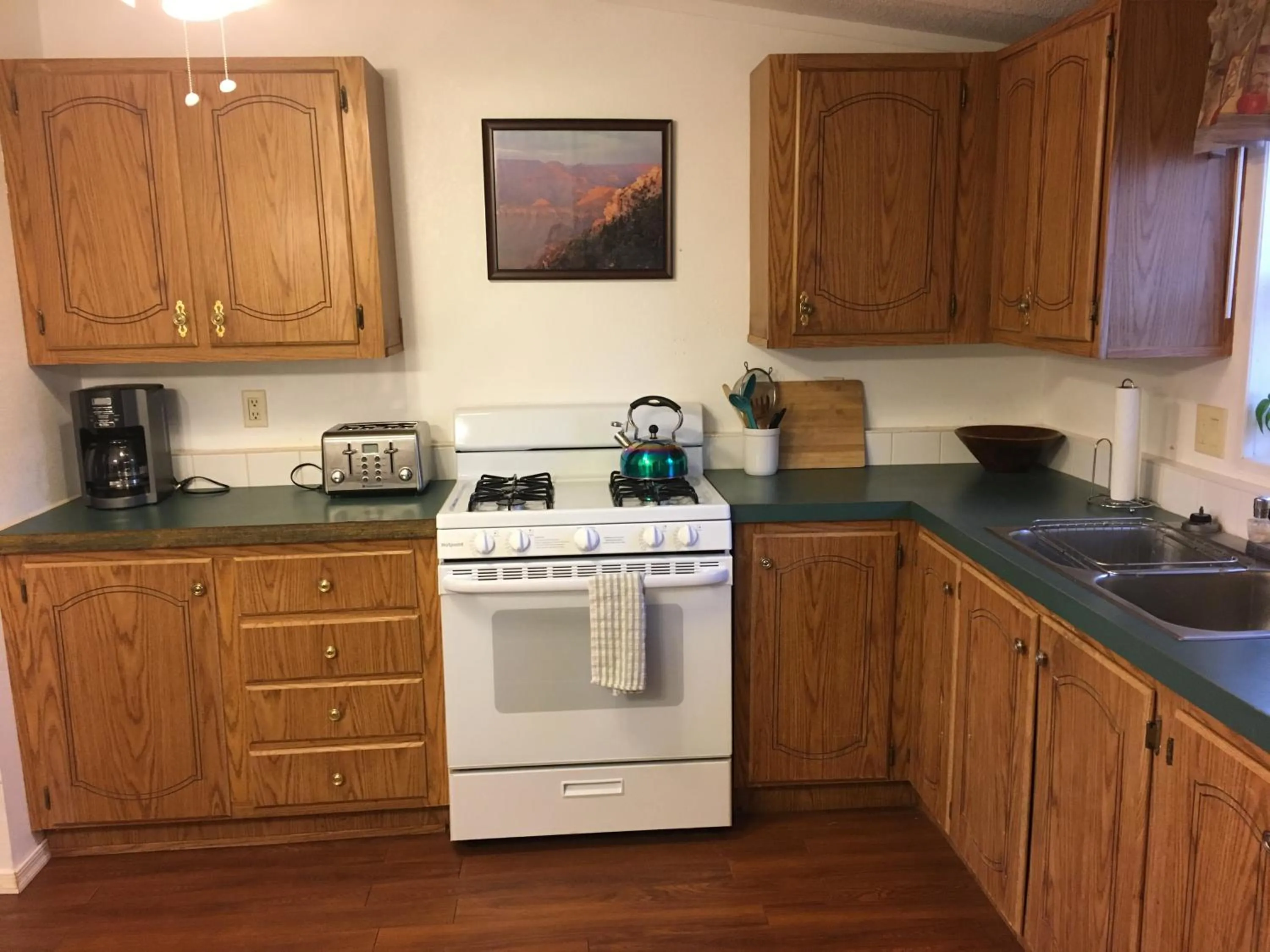 Coffee/tea facilities in Lee's Ferry Lodge at Vermilion Cliffs