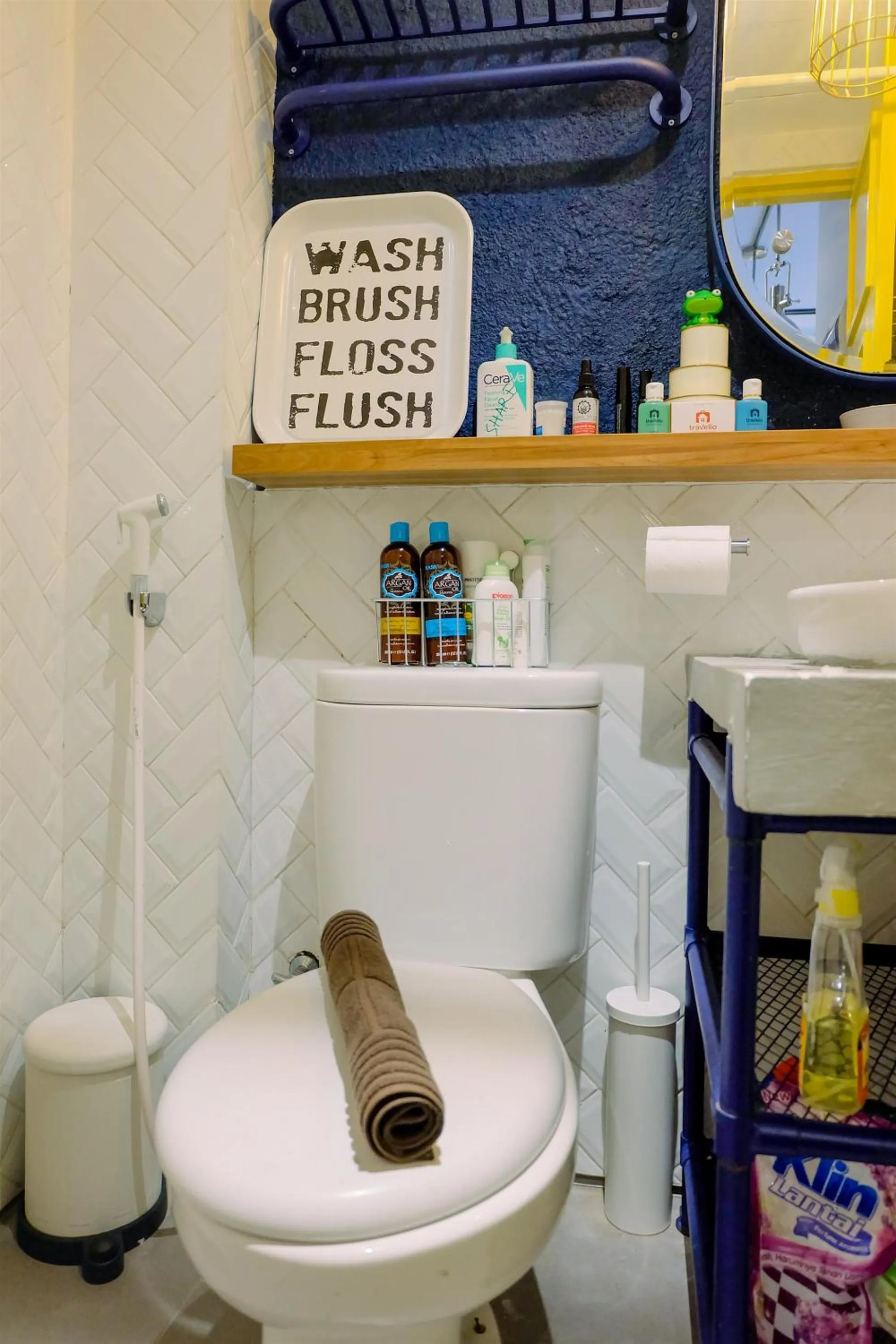 Modern and Stylish 2BR Pakubuwono Terrace Apartment By Travelio