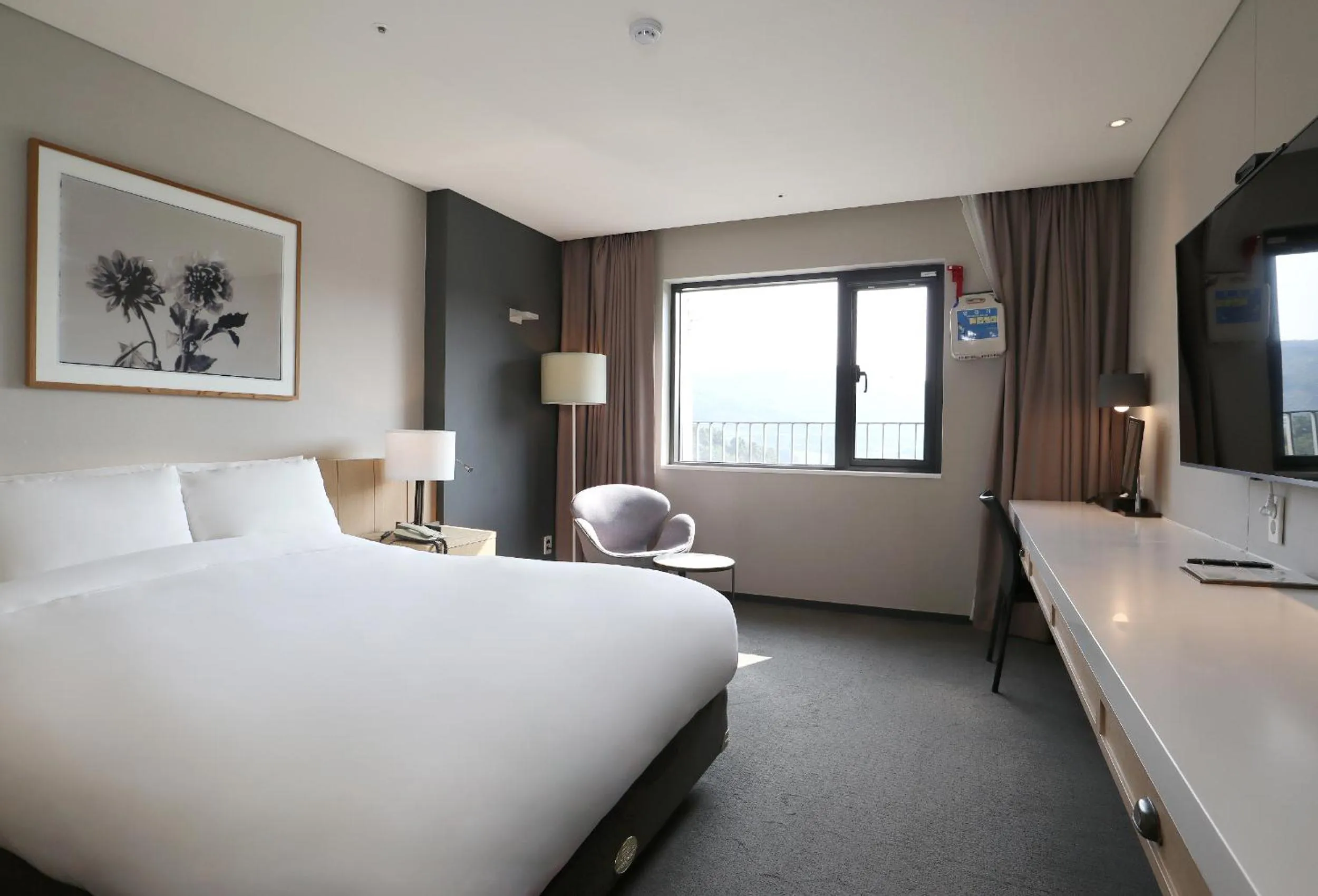 Bed in Eden Paradise Hotel