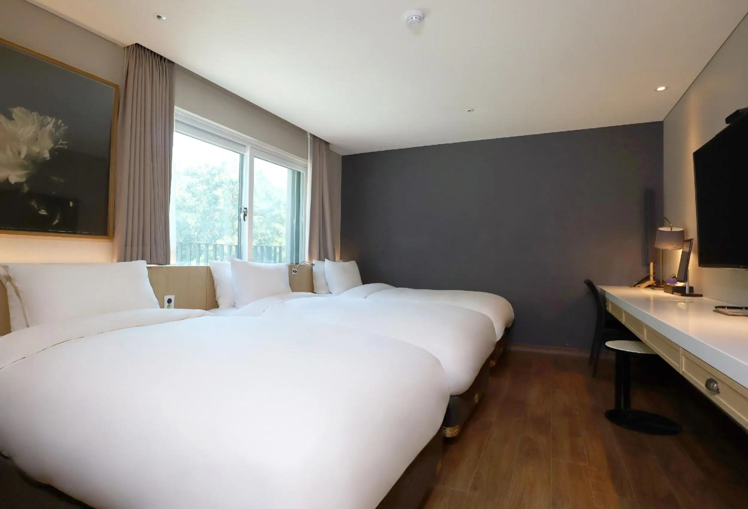 Bed in Eden Paradise Hotel