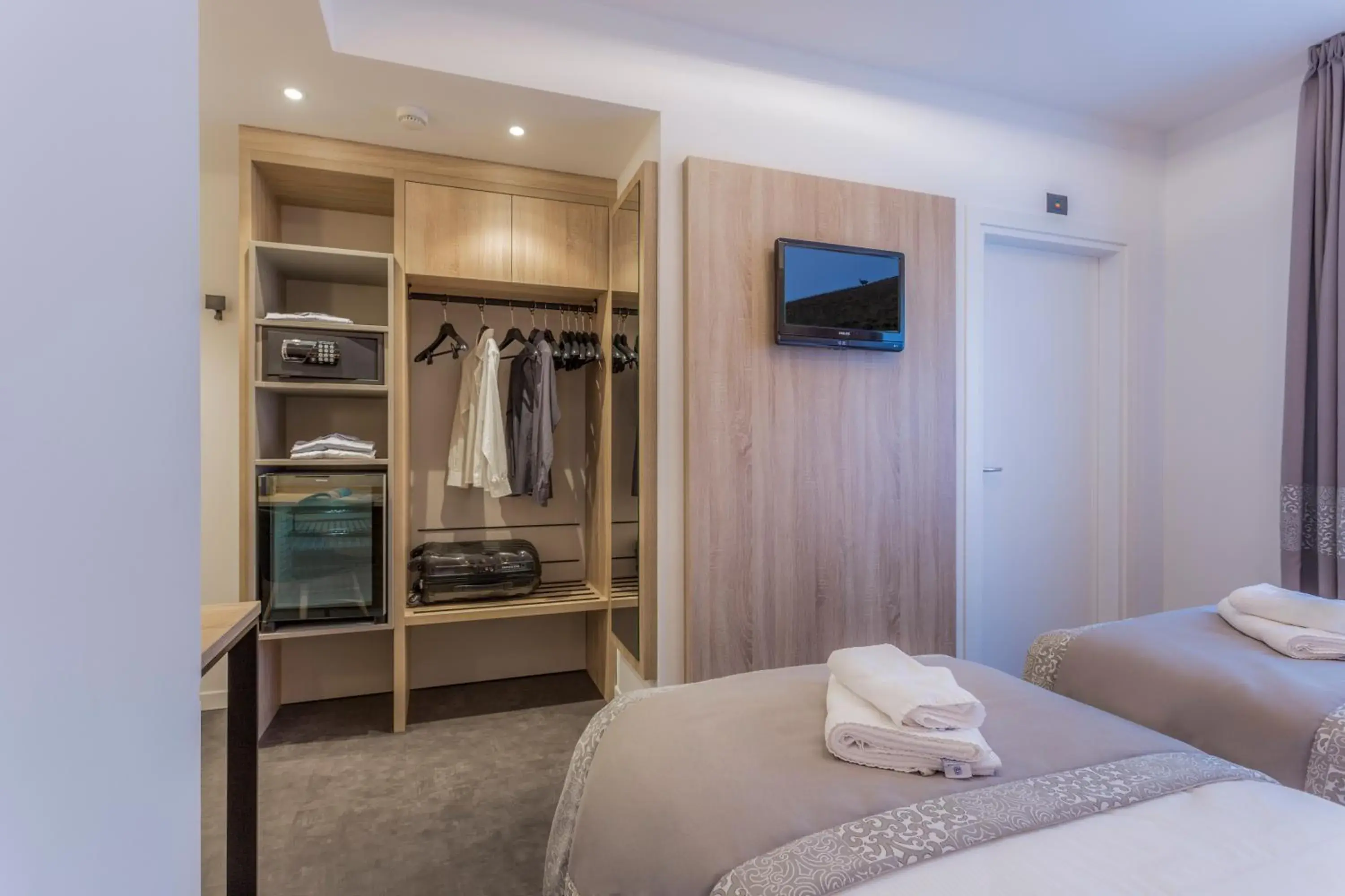 Bed in Tourist Hotel Bed in Tourist Hotel