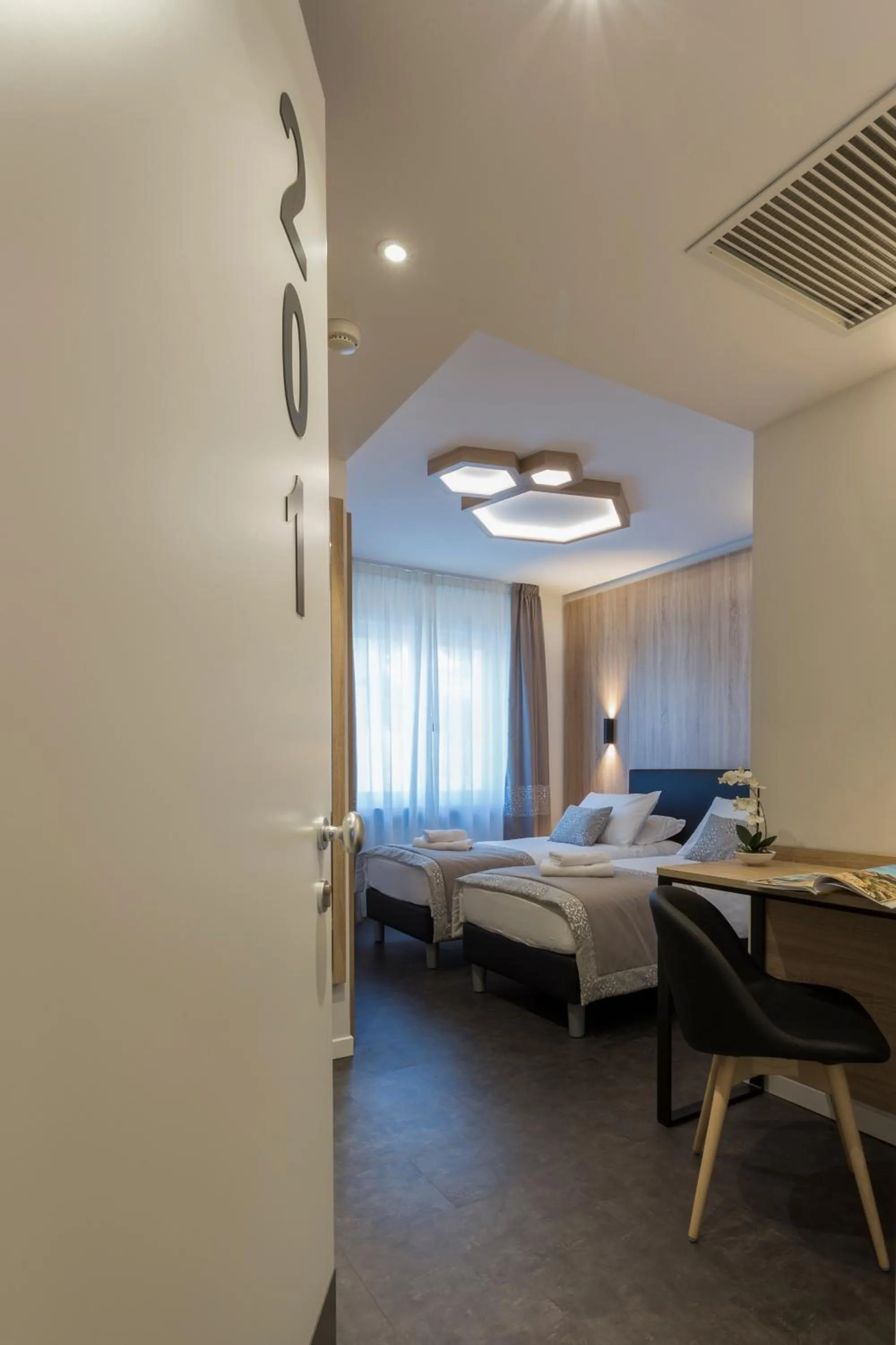 Photo of the whole room, Bed in Tourist Hotel