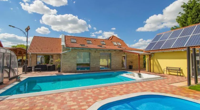 Swimming pool in Ponty-Papa Rendezvényház