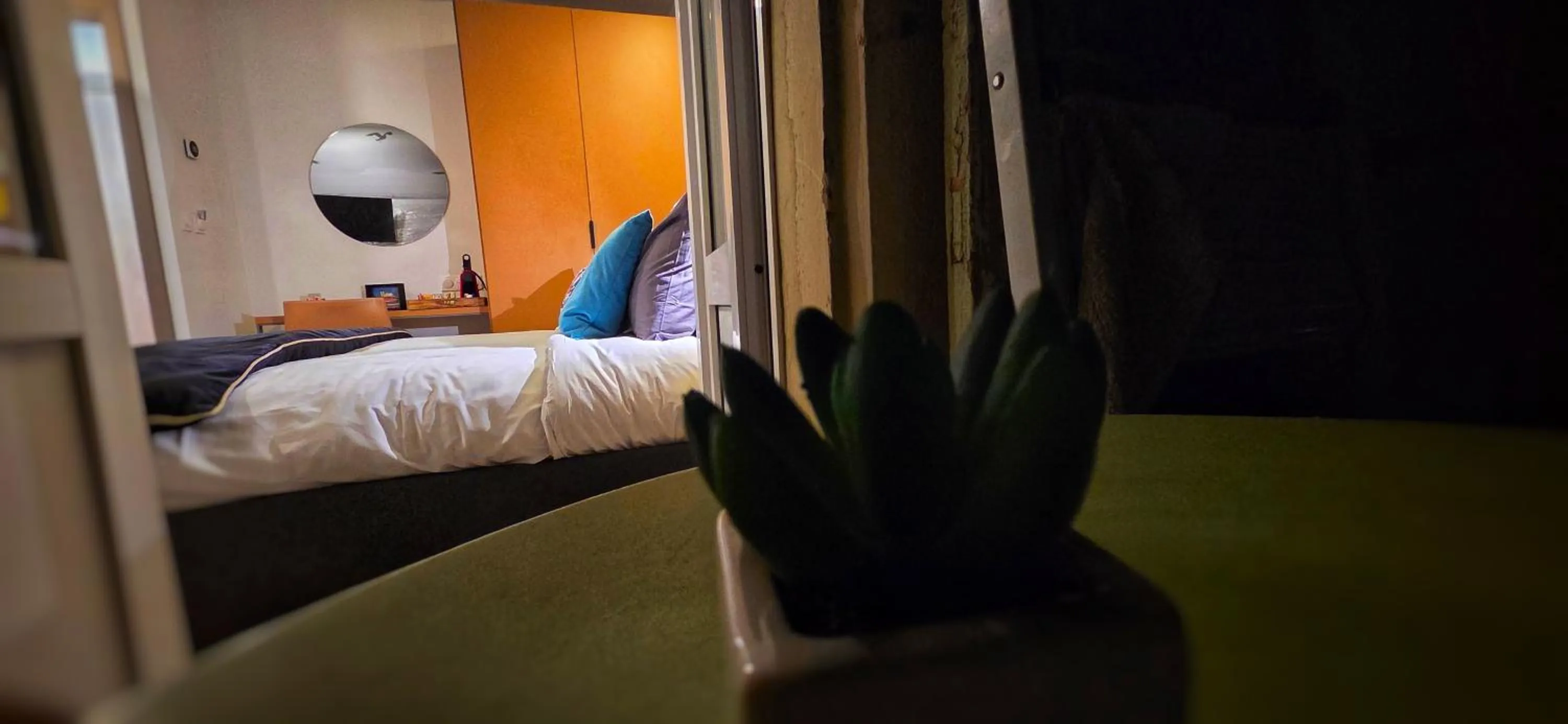 Bed in Le Petit Trianon et le Charme des Suites