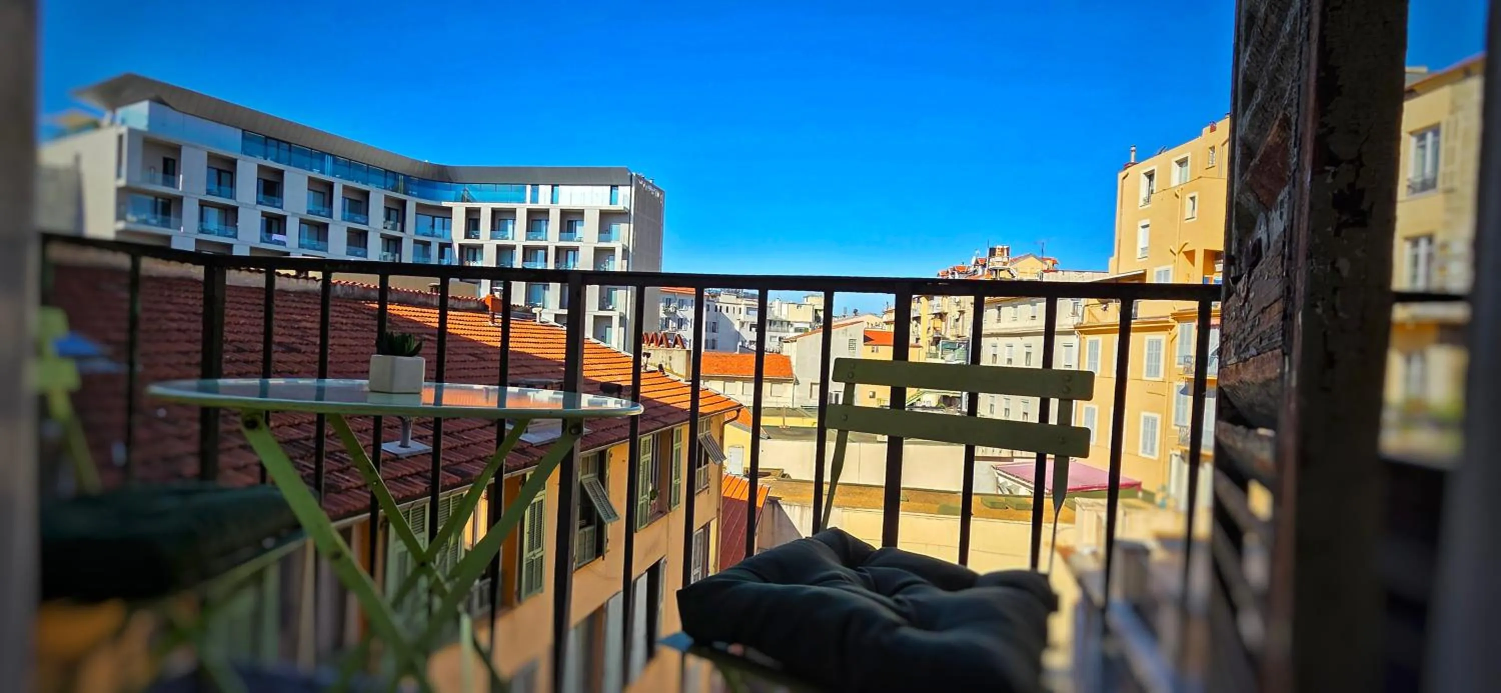 Day in Le Petit Trianon et le Charme des Suites