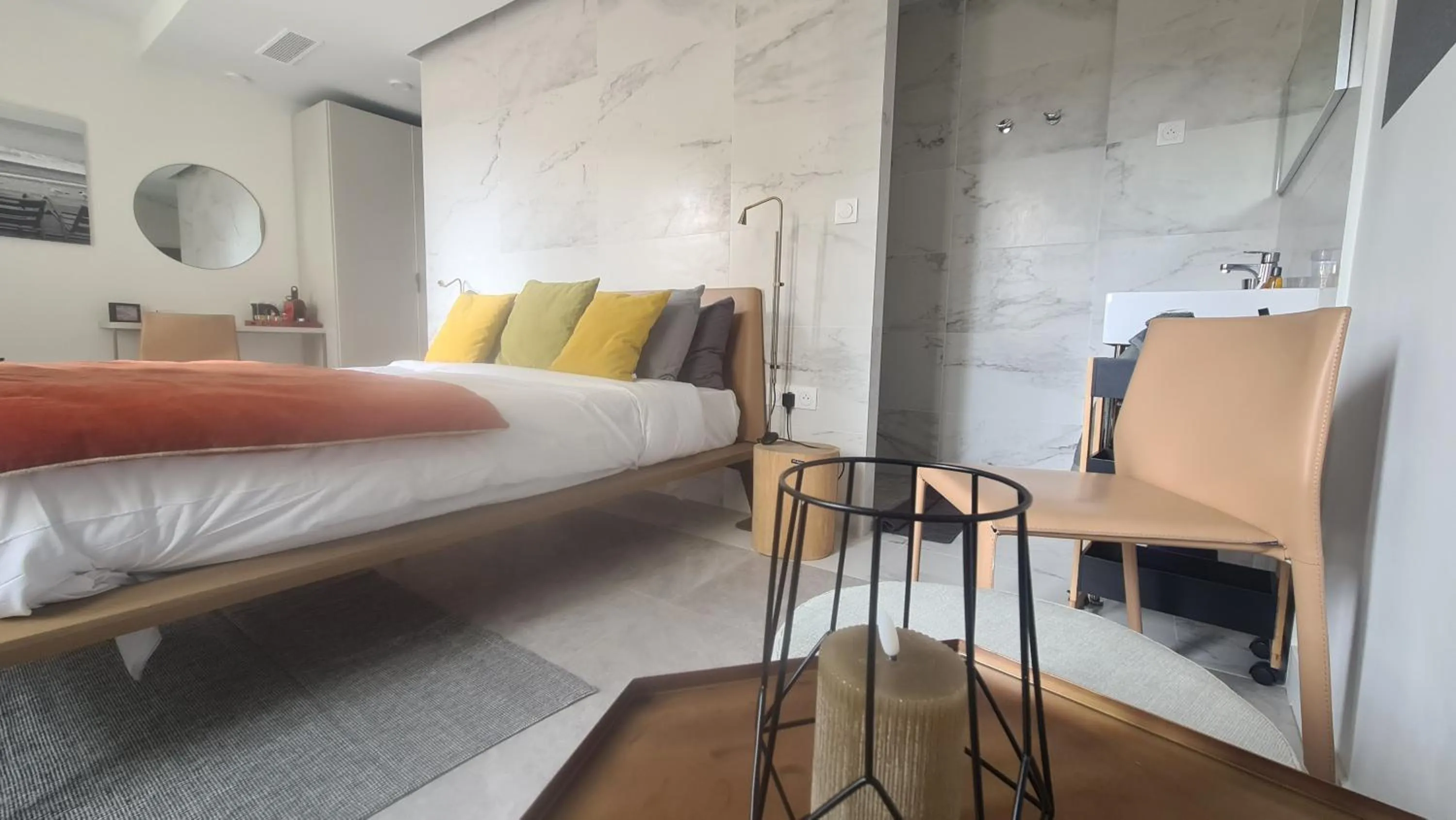 Bed in Le Petit Trianon et le Charme des Suites