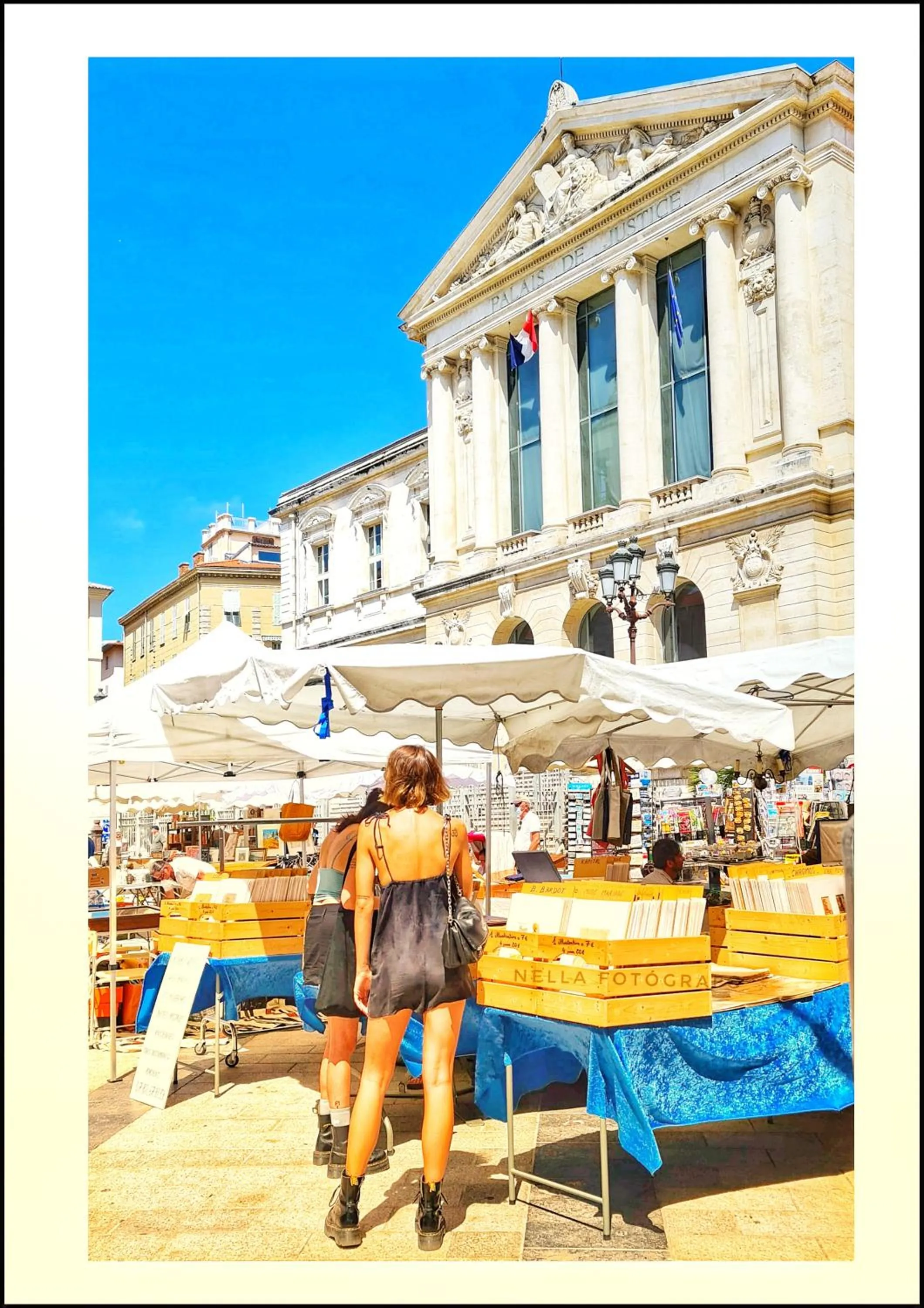 Shopping Area in Le Petit Trianon et le Charme des Suites