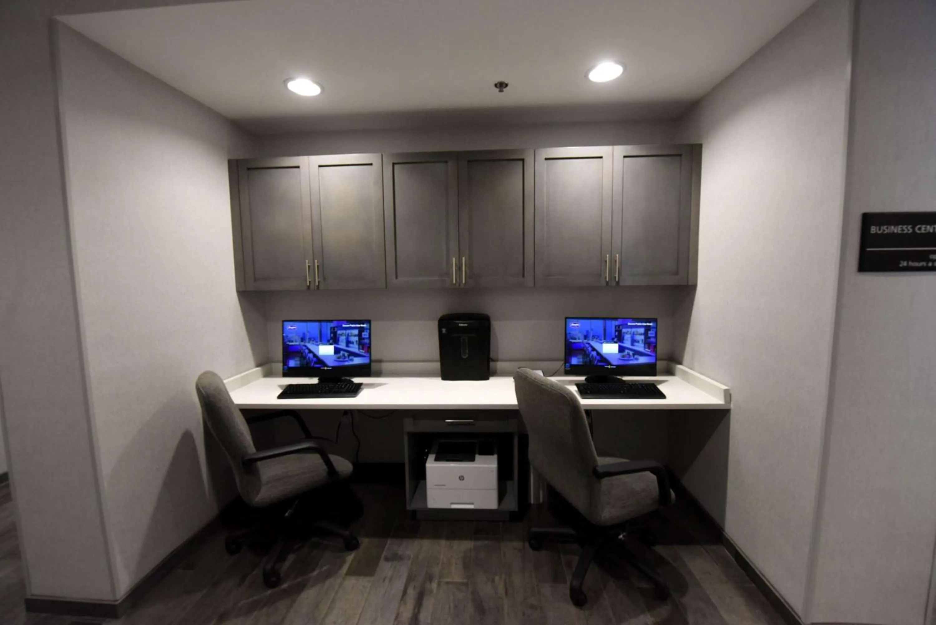 Business facilities in Hampton Inn & Suites Lenoir, NC