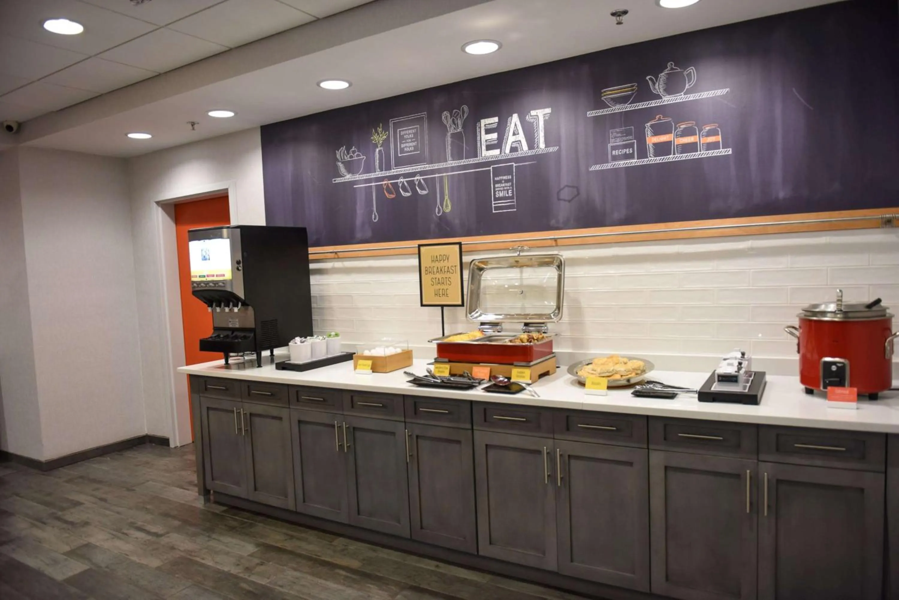 Breakfast in Hampton Inn & Suites Lenoir, NC