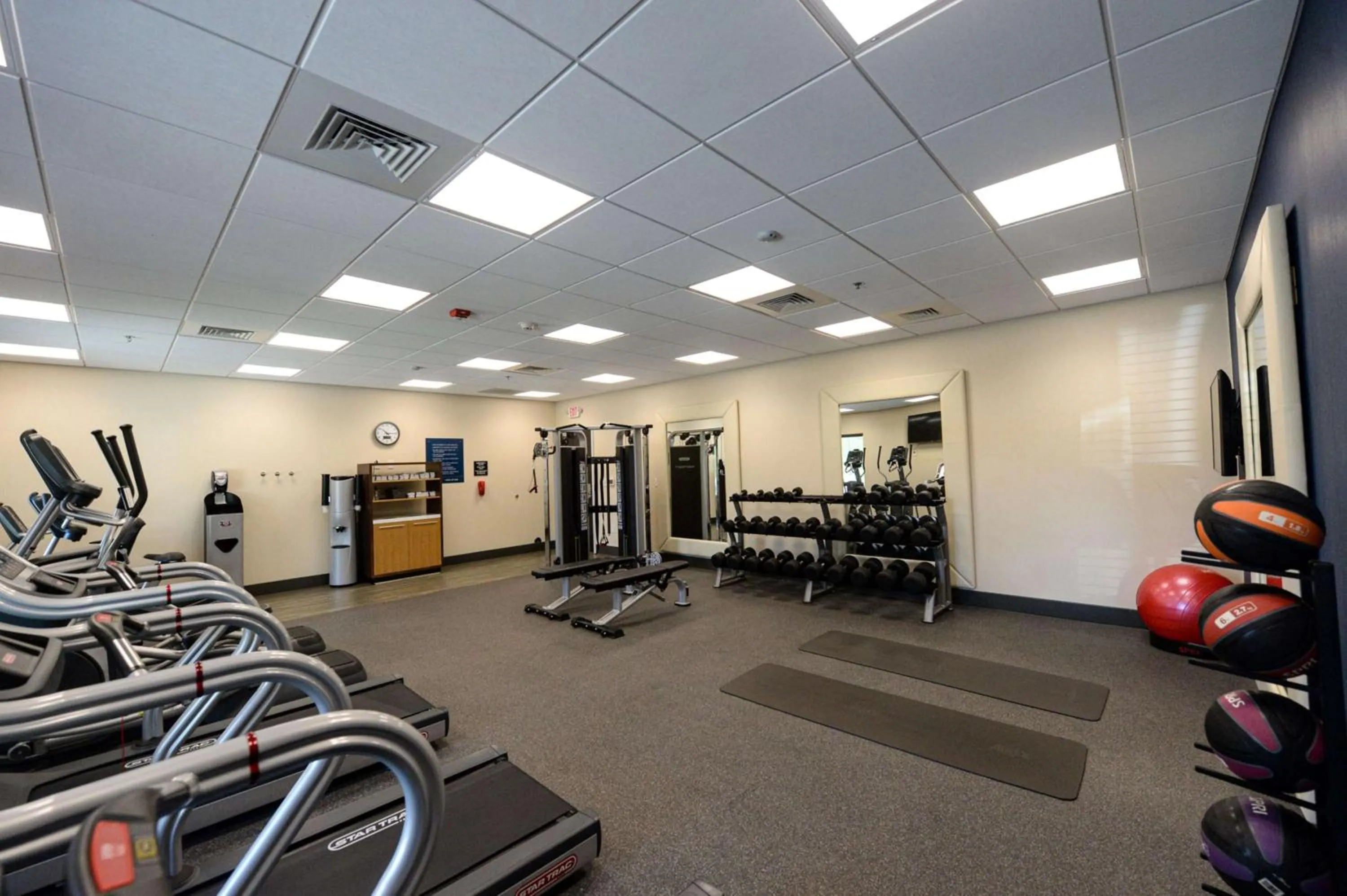 Fitness centre/facilities in Hampton Inn & Suites Lenoir, NC
