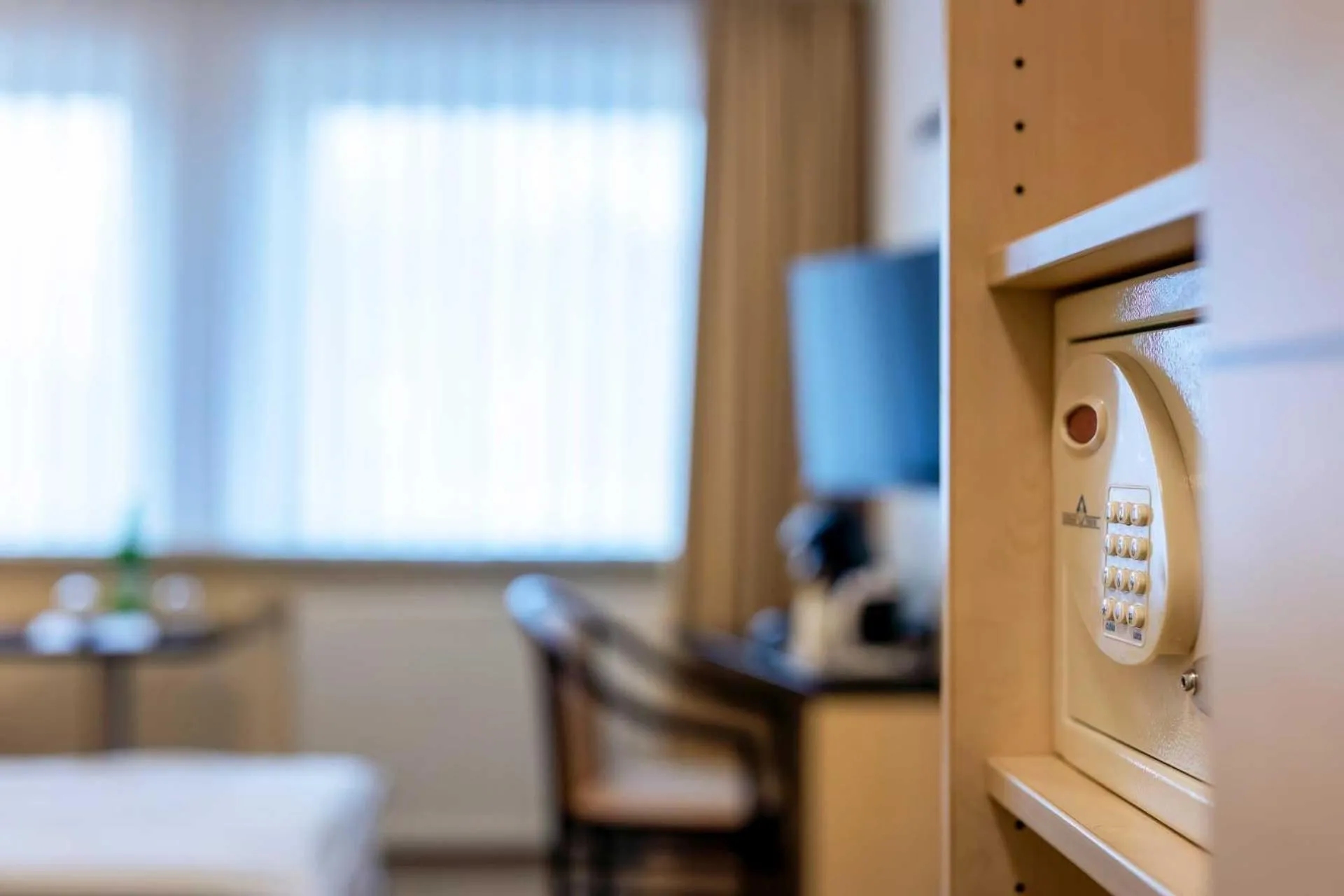 safe, Bed in Landgasthof Struckum