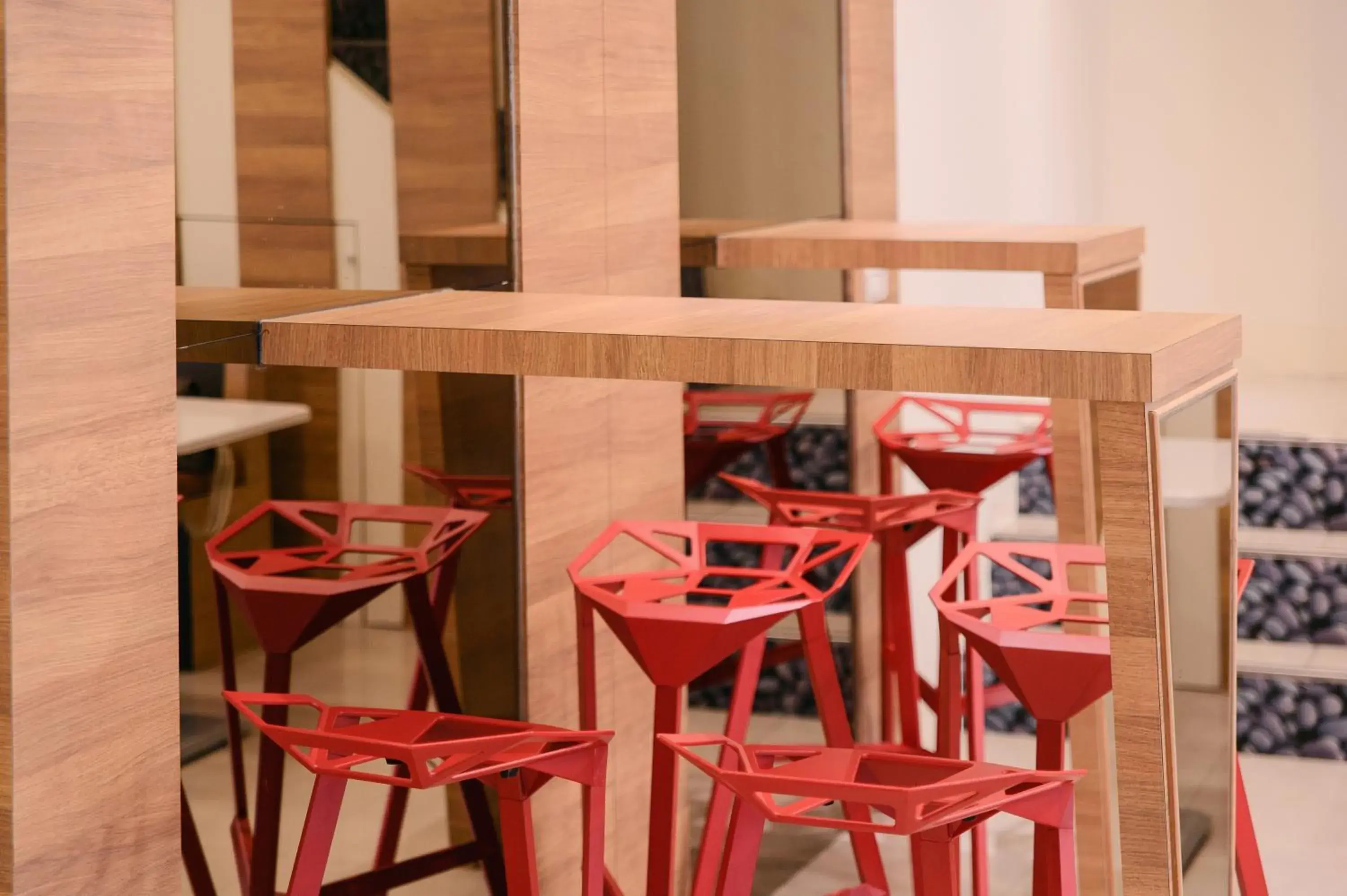 Lounge or bar in KIWI-Taichung Station Branch 1 Lounge or bar in KIWI-Taichung Station Branch 1