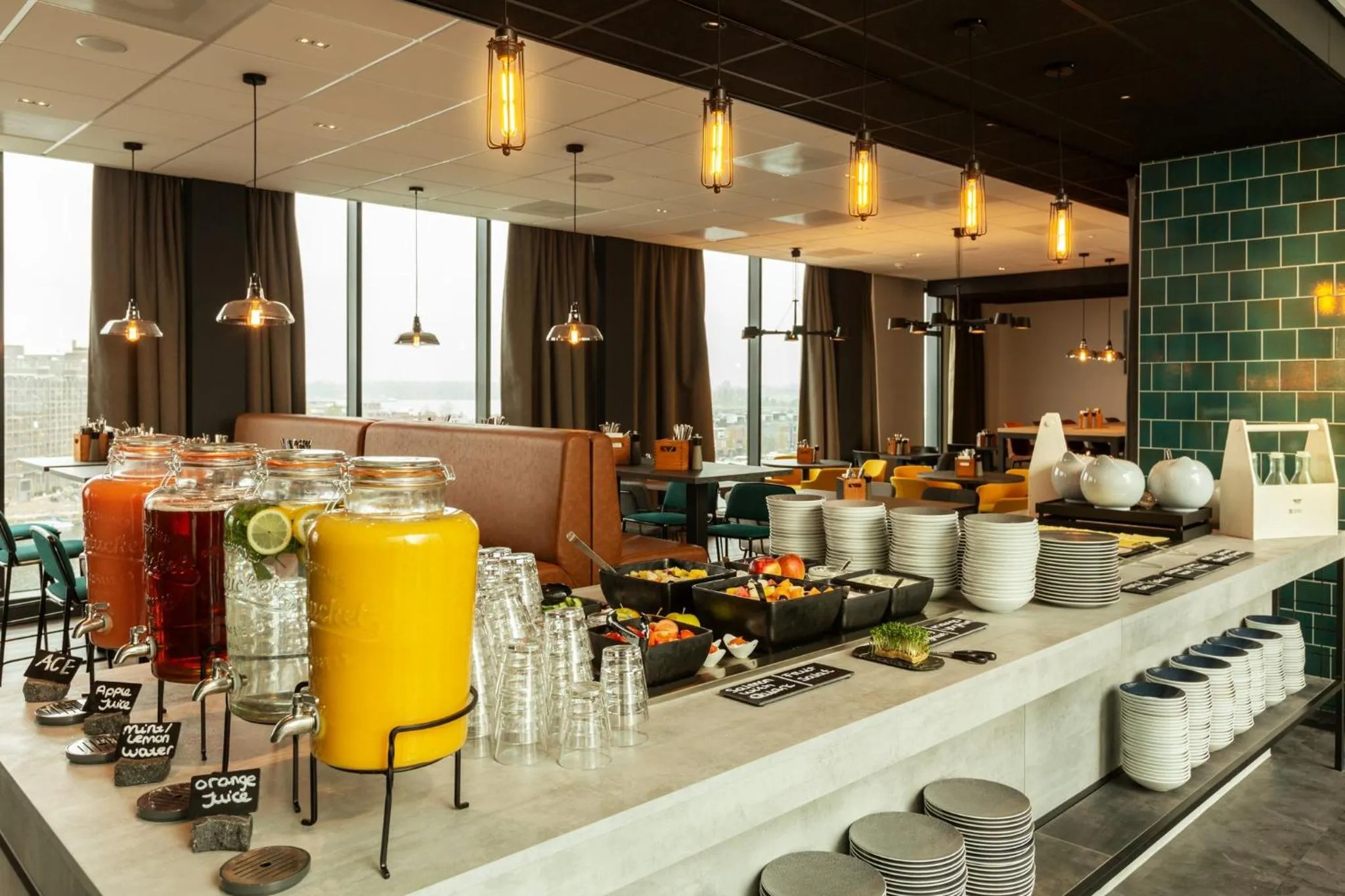 Restaurant/places to eat in Holiday Inn - the niu, Fender Amsterdam