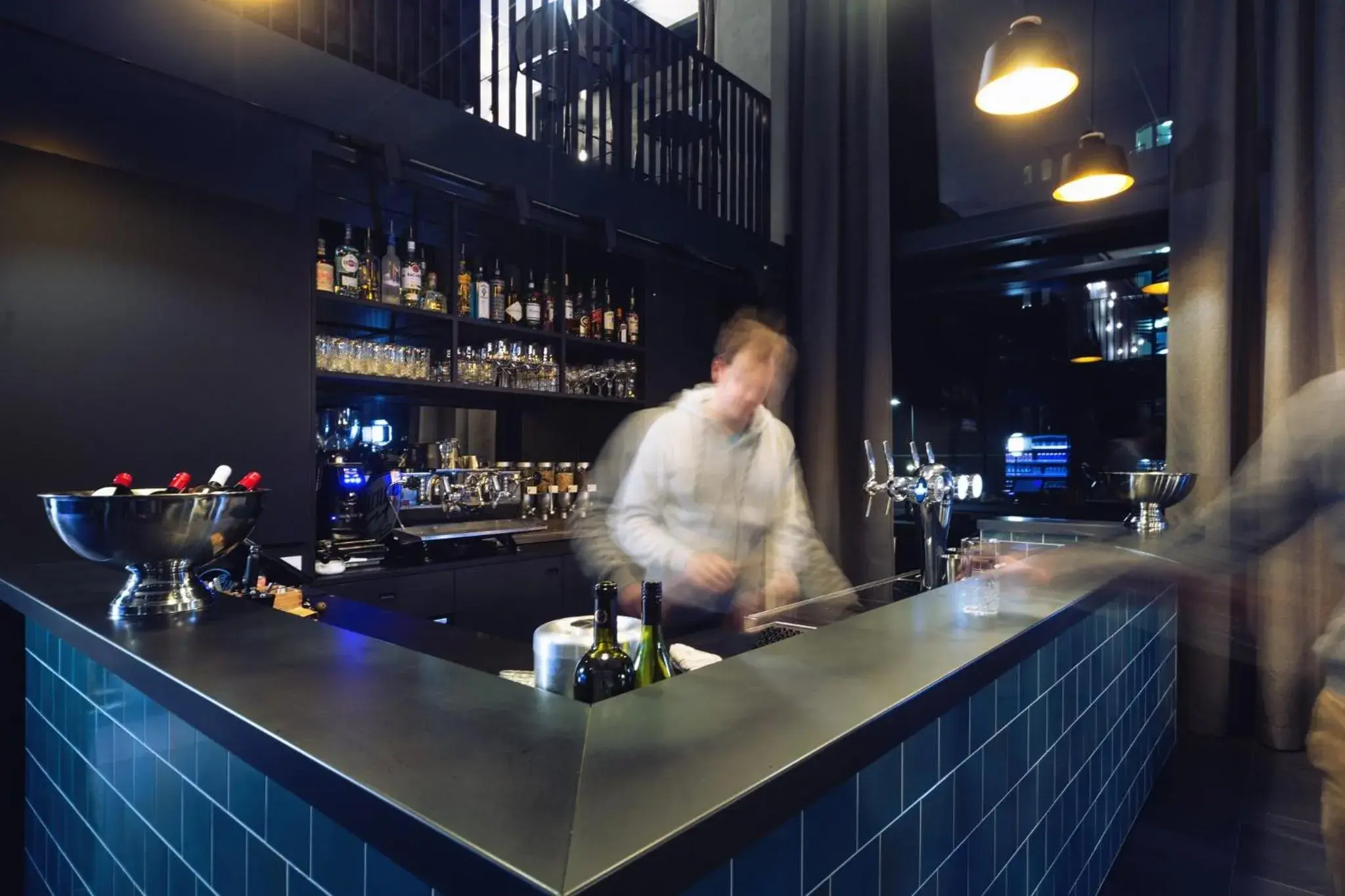 Lounge or bar in Holiday Inn - the niu, Fender Amsterdam Lounge or bar in Holiday Inn - the niu, Fender Amsterdam