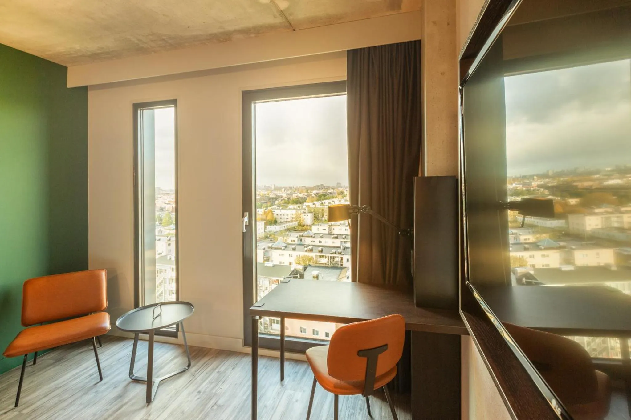 Photo of the whole room in Holiday Inn - the niu, Fender Amsterdam