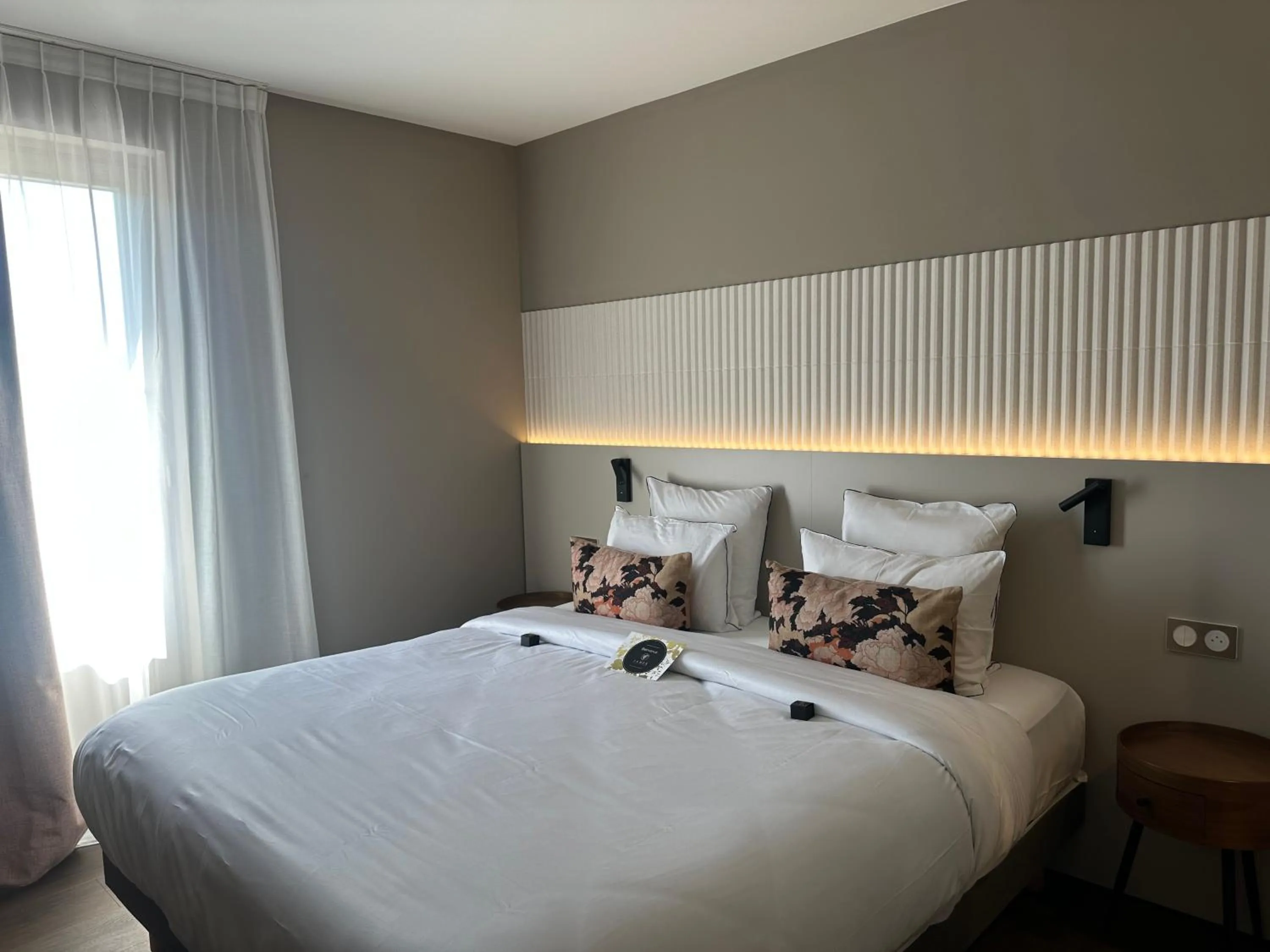 Bed in James Vignoble Hôtel, Eguisheim