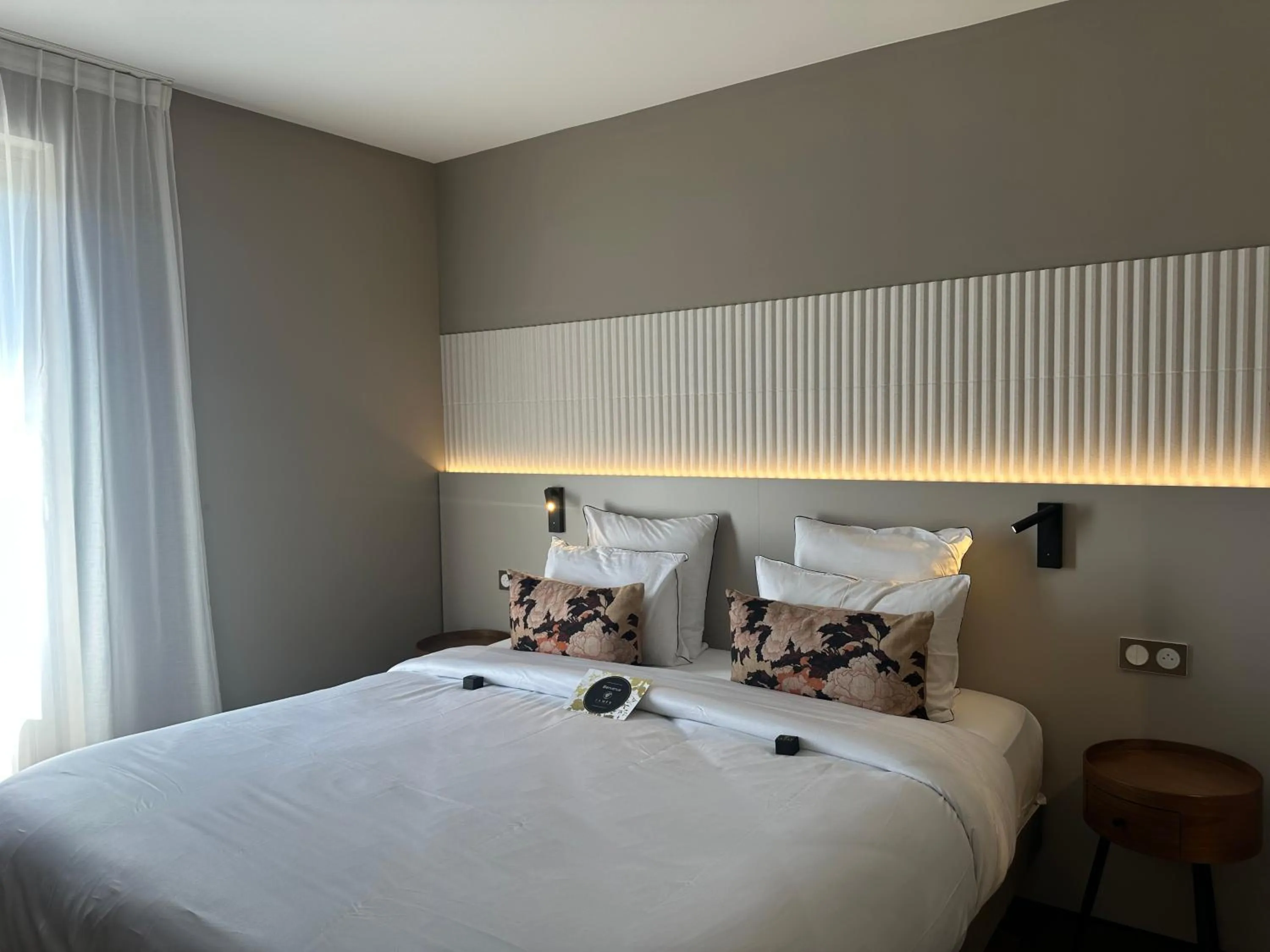 Bed in James Vignoble Hôtel, Eguisheim