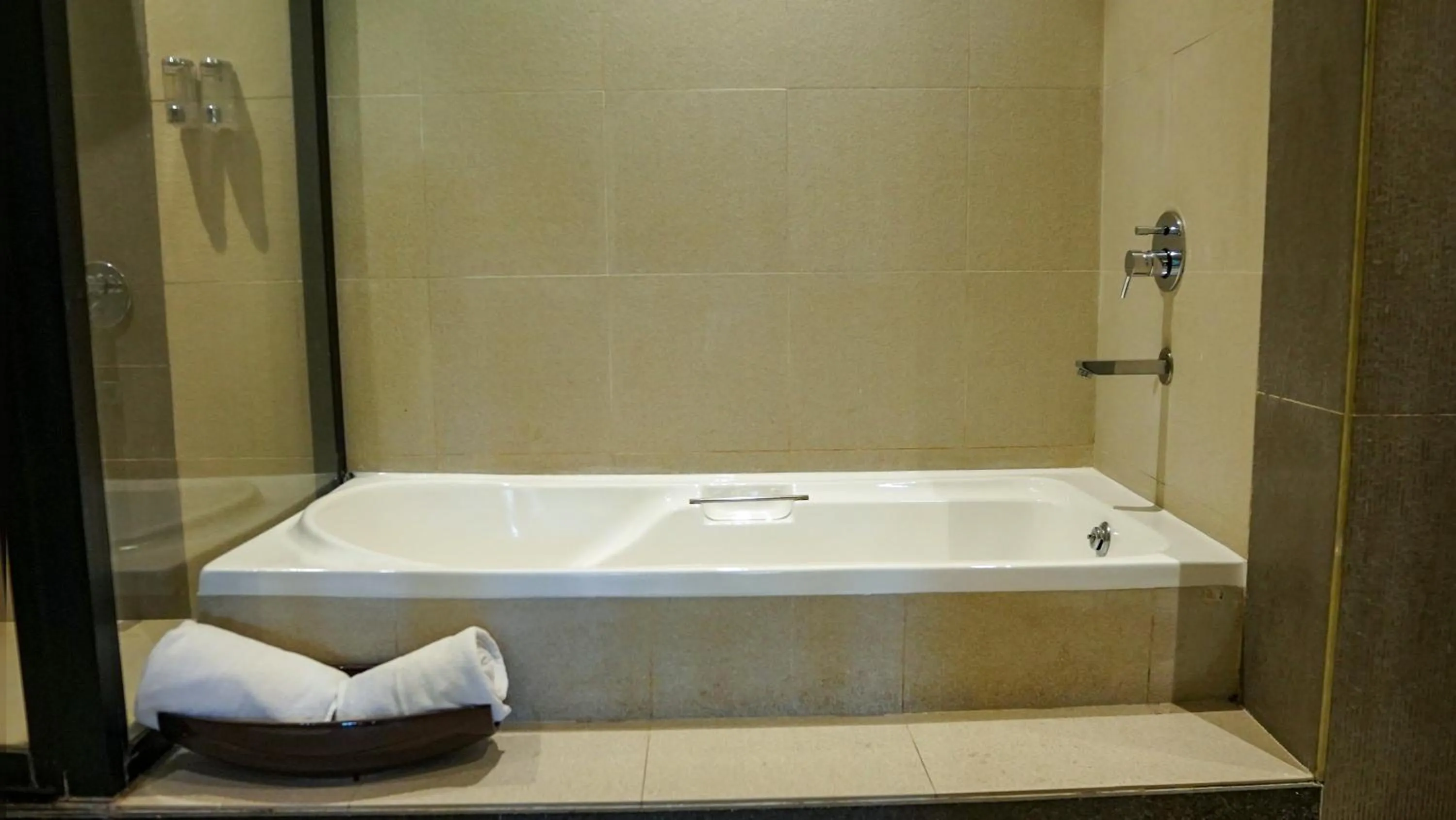 Bath in 7 Apple Resort, Lonavala