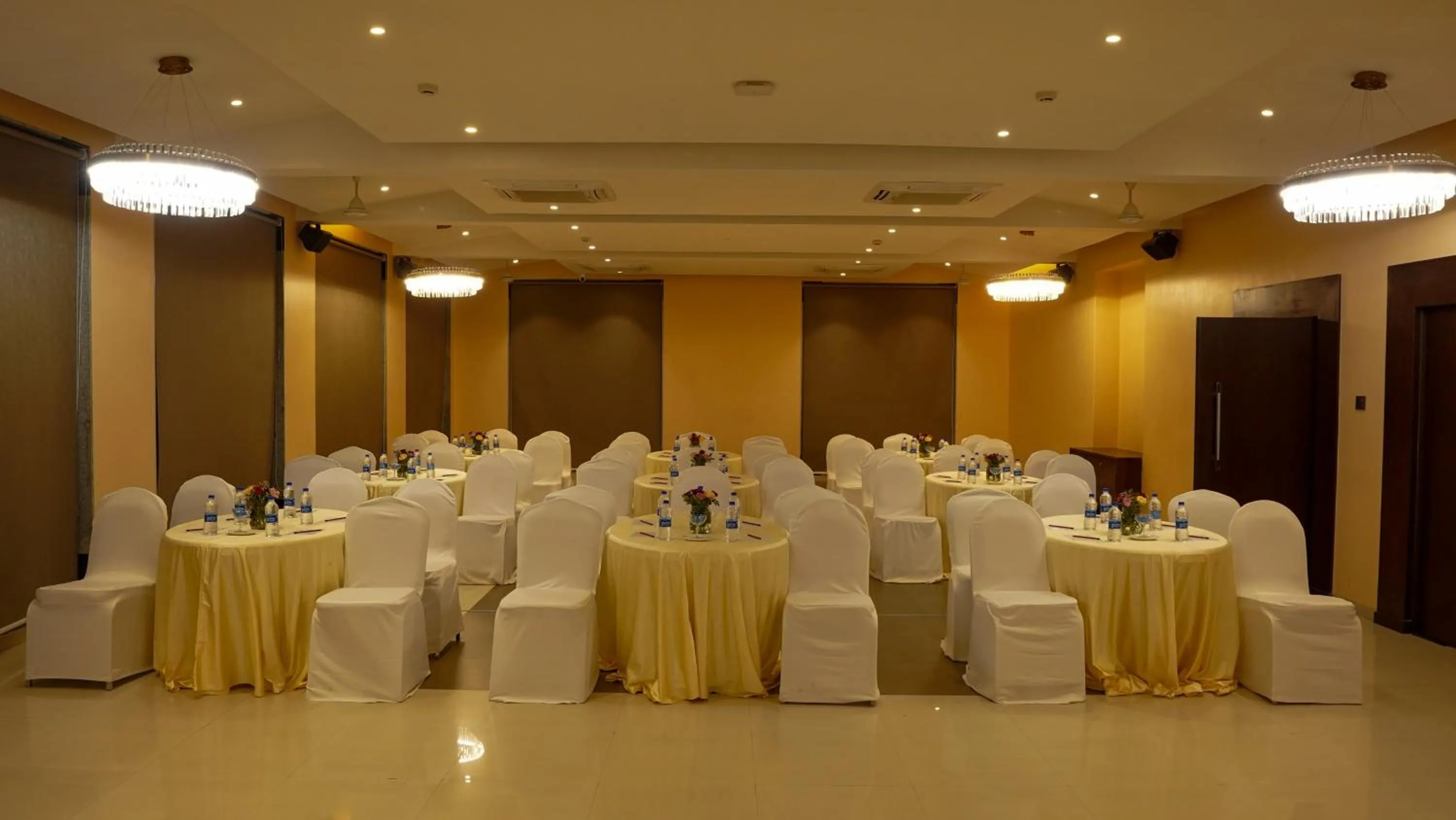 Banquet/Function facilities in 7 Apple Resort, Lonavala