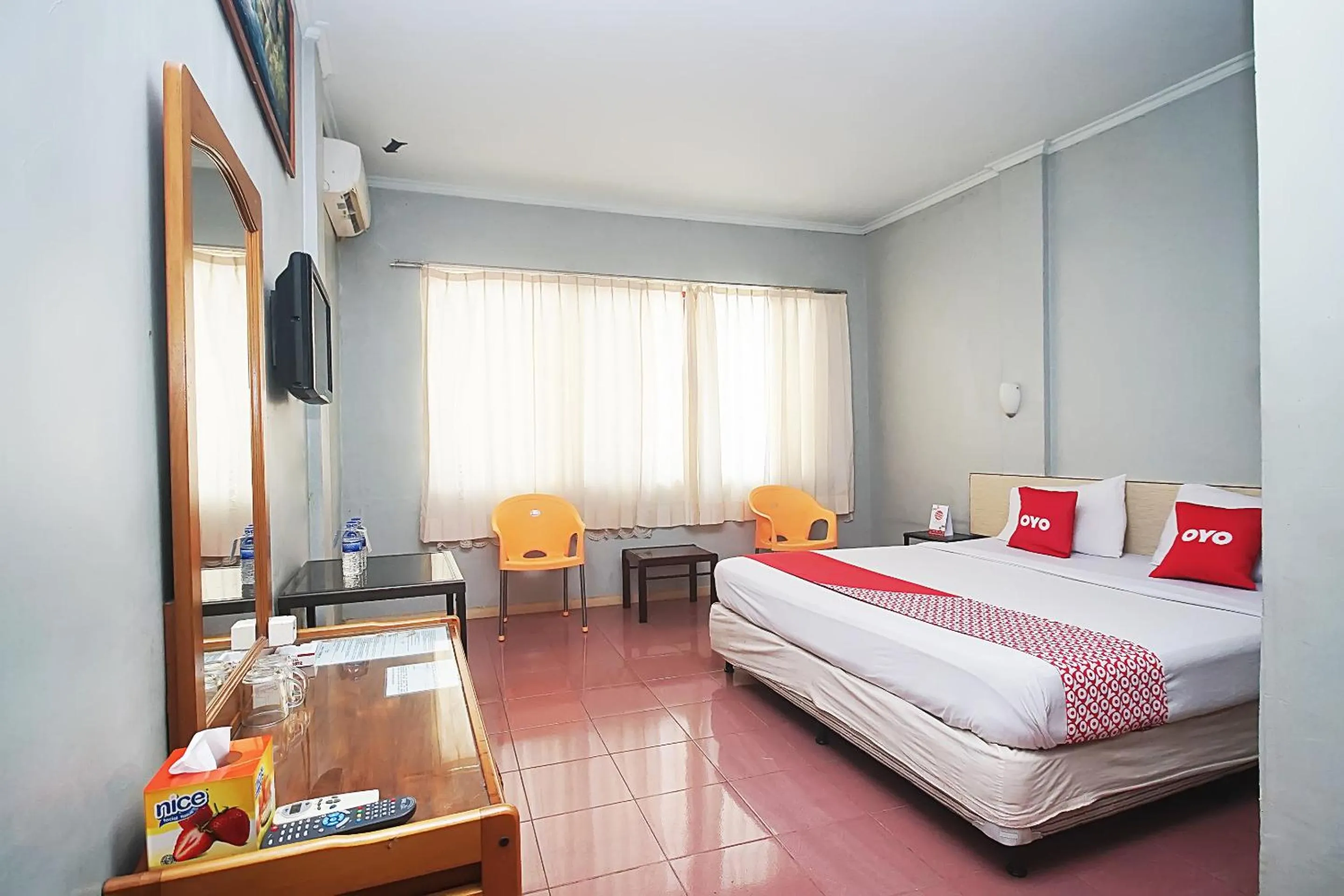 Photo of the whole room in OYO 2079 Jambi Raya Hotel