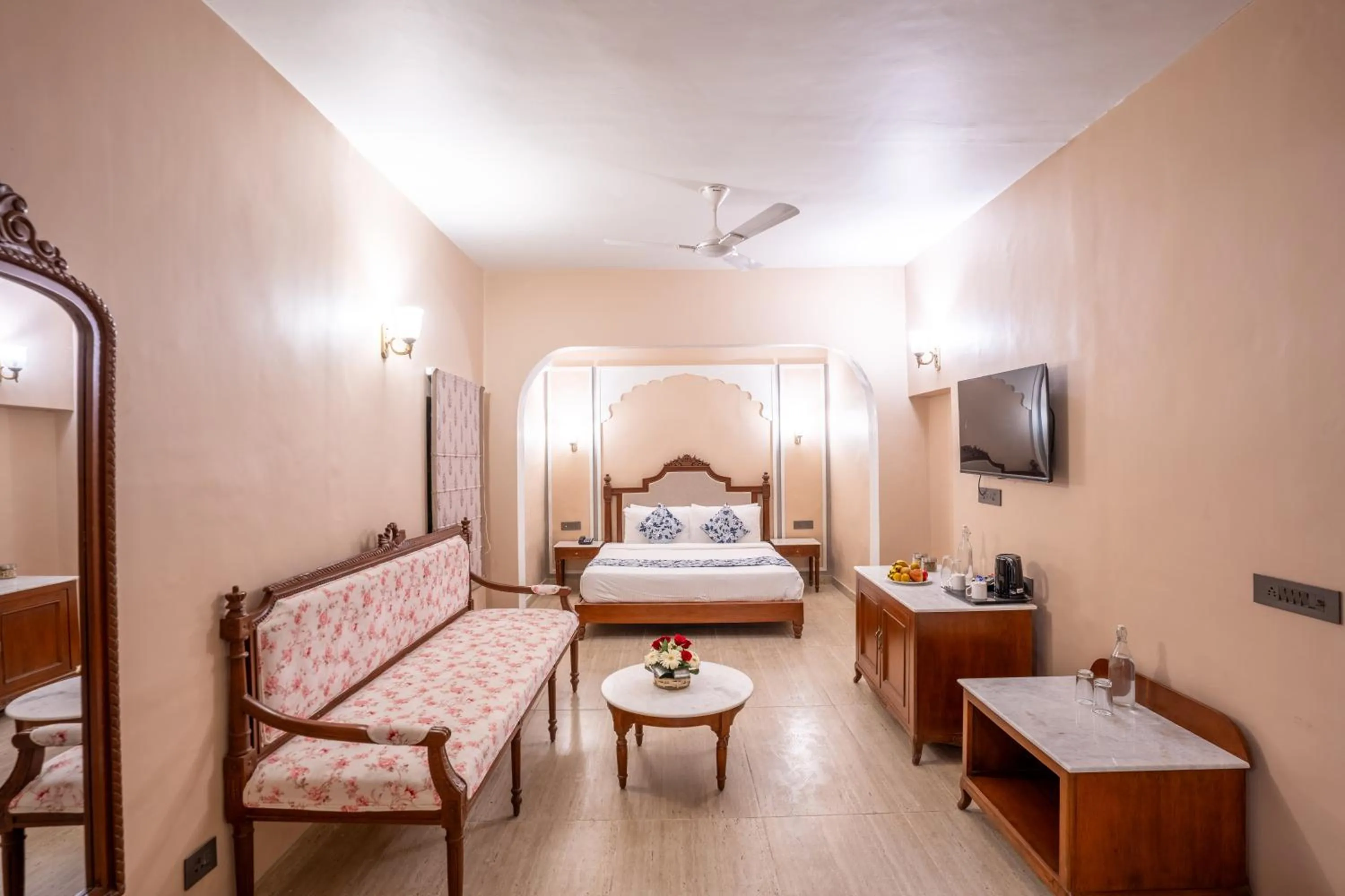 Bed in JuSTa Alwarbagh Sariska