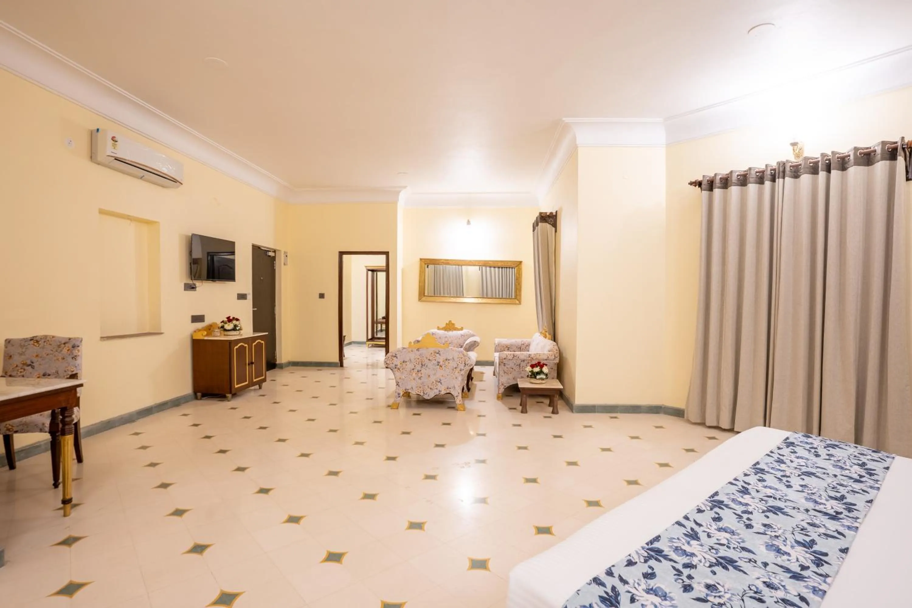 Photo of the whole room, Bed in JuSTa Alwarbagh Sariska